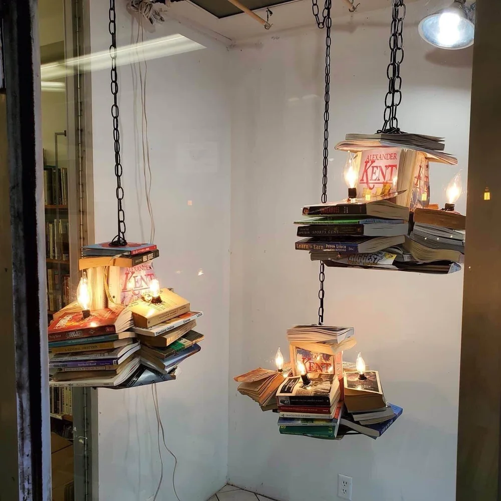 Christian bookshops hi-res stock photography and images - Alamy, image size:1000x1000