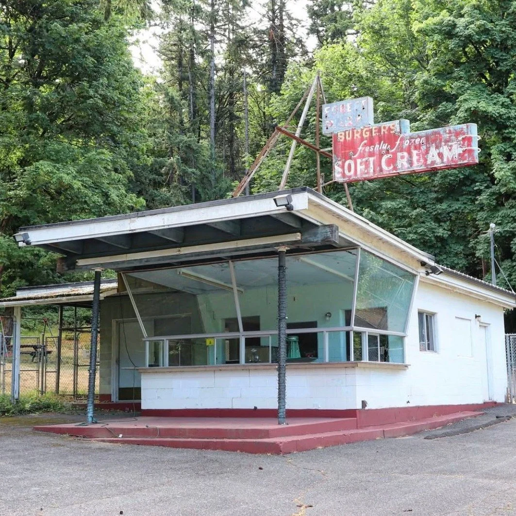 Gone but not forgotten... I spotted this photo on IG of the Forest Park Drive-in. Built in the 1960s in Portland, OR, this Doo-Wop diamond still stands - a relic of the mid-century atomic style I can&rsquo;t get enough of.

I&rsquo;d love to work wit