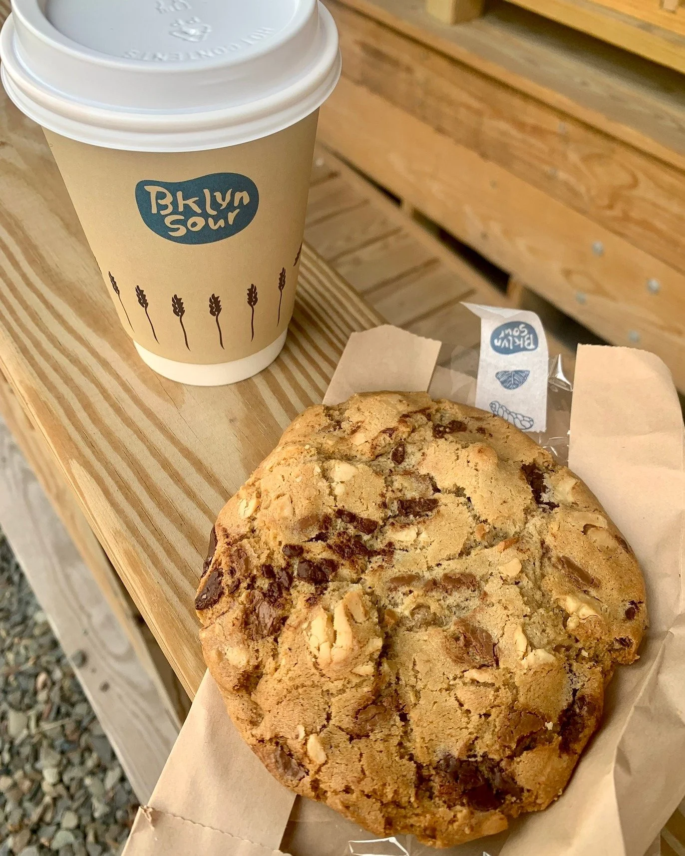 I just discovered my new summer obsession&hellip; Chocolate Chip Cashew Cookies from the newly opened @bklyn_sour  bakery/cafe in High Falls, NY! 🍪✨ 

I mean&hellip; Can you blame me?

#cookies #bakery #cafe #newlyopened