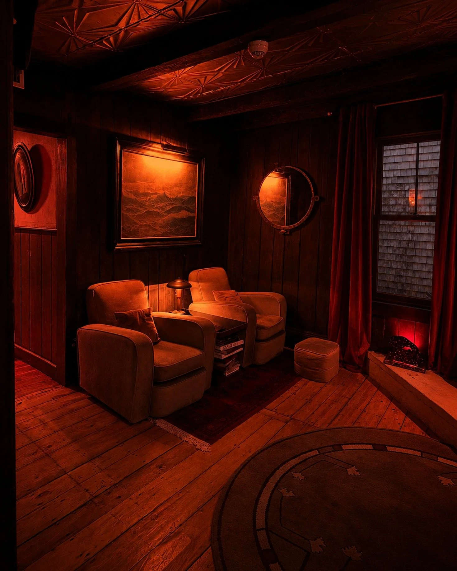 One of my all-time favorite interiors in Provincetown: the tiny lobby lounge at Crew&rsquo;s Quarters Boarding House (@crewsquartersptown) 🖤

Dark speakeasy meets vintage cruise ship, with just the right amount of moody red glow. I&rsquo;m ALL about