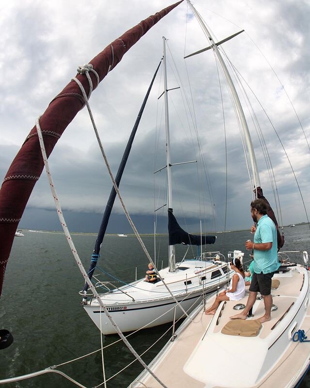 Getting ready for thunderstorm and wind shift #thesailormon #aleboatii #sailaddict #sailgrammers #sailorsbox #cruisingoutpost