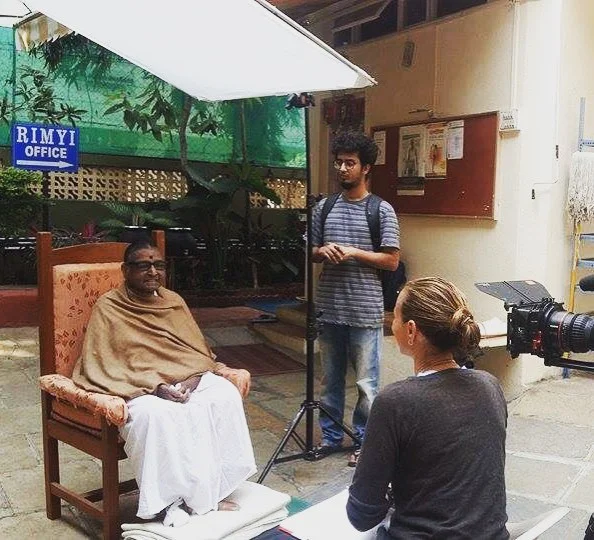 Tatyanna interviewing Geeta Iyengar at the Ramamani Iyengar Memorial Institute, Pune