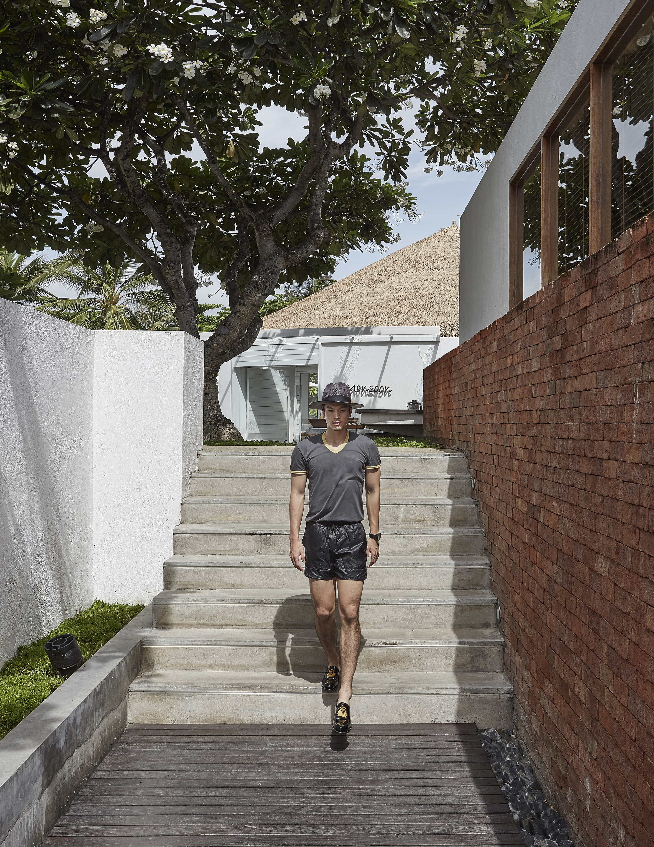 tshirt : NOXX / short : Calvin Klien / shoes: Christian Louboutin