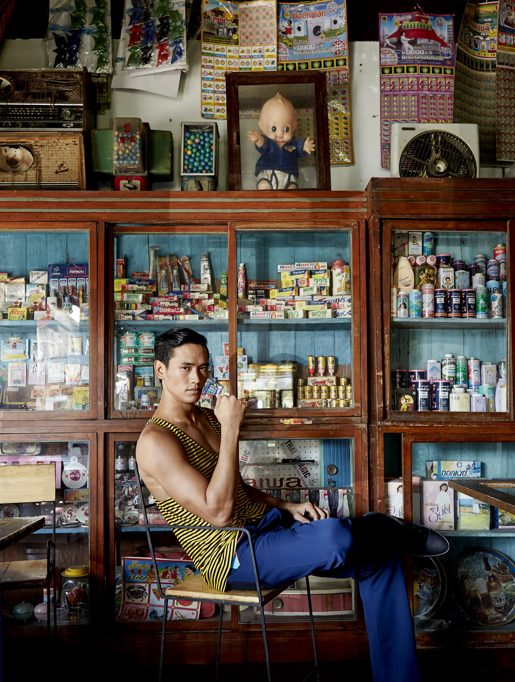 ร้านเชย ถนนยมจินดา clothes : PRADA