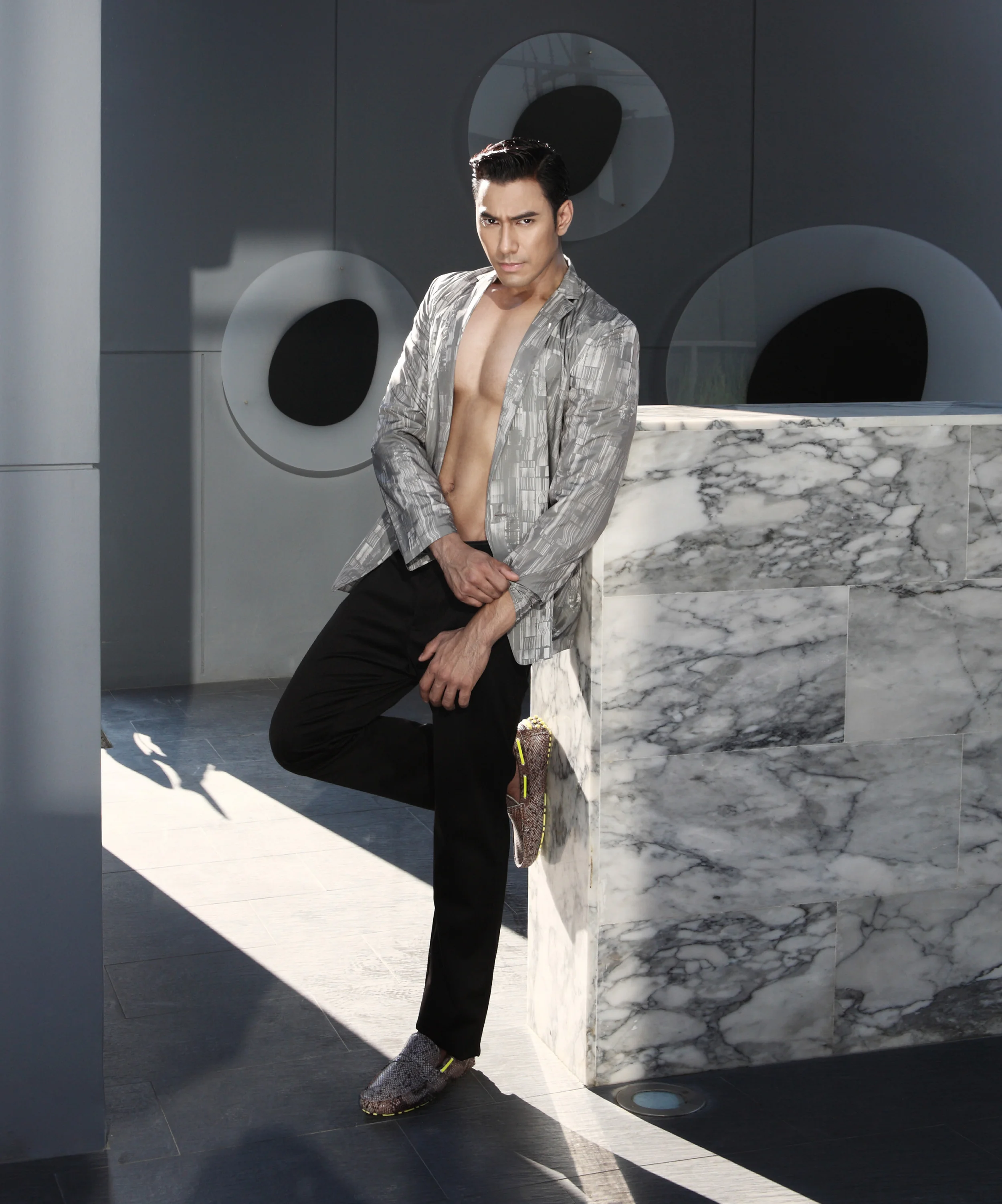 clothes : Calvin Klien Collection / shoes : Pedro