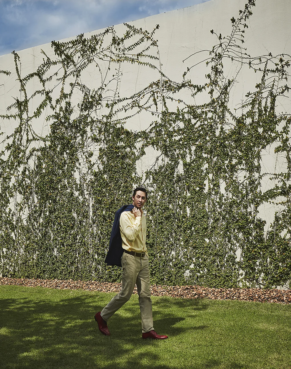 clothes : Hackett London / shoes : Christian Louboutin