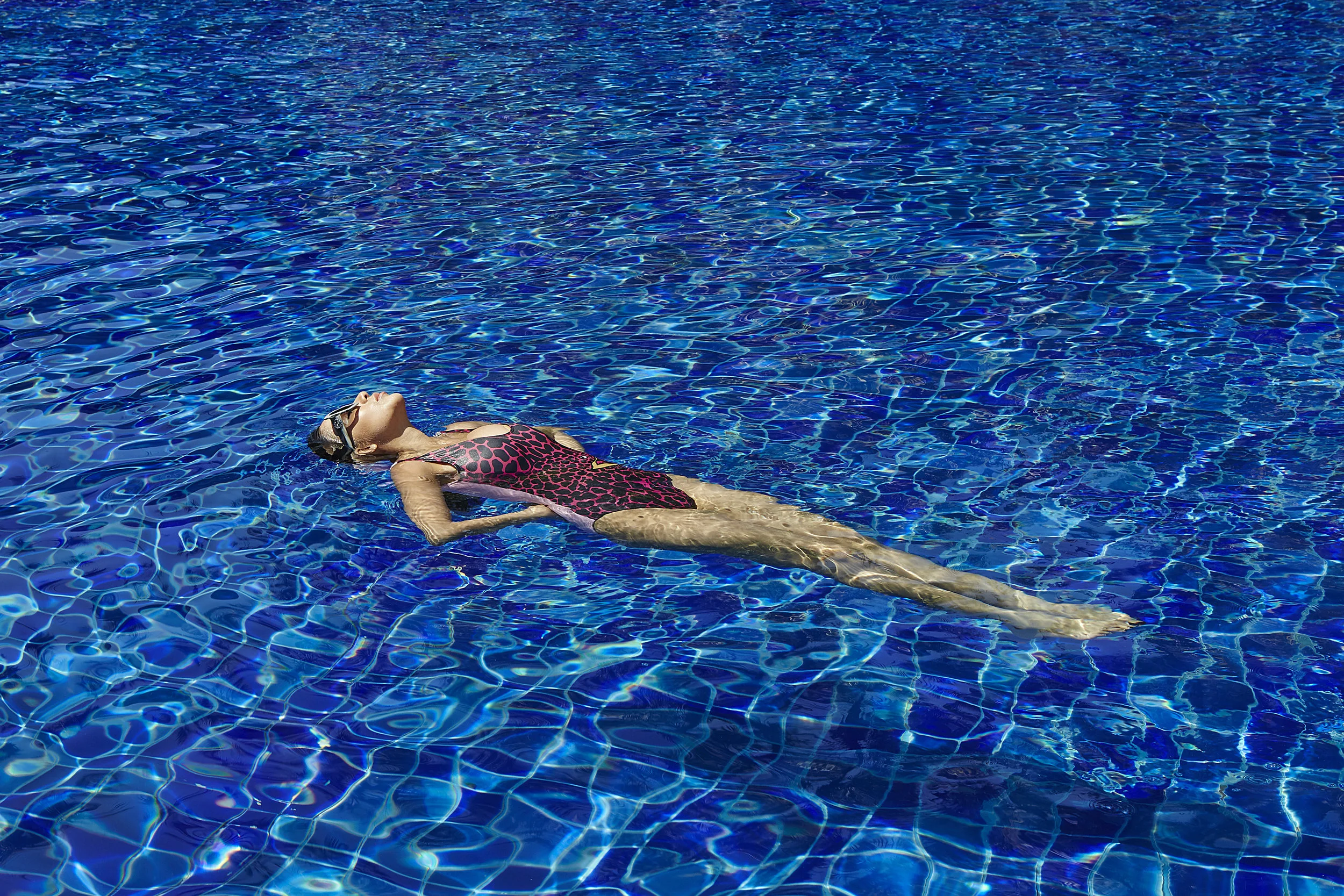 swimwear : La La Love / sunglasses : GUCCI