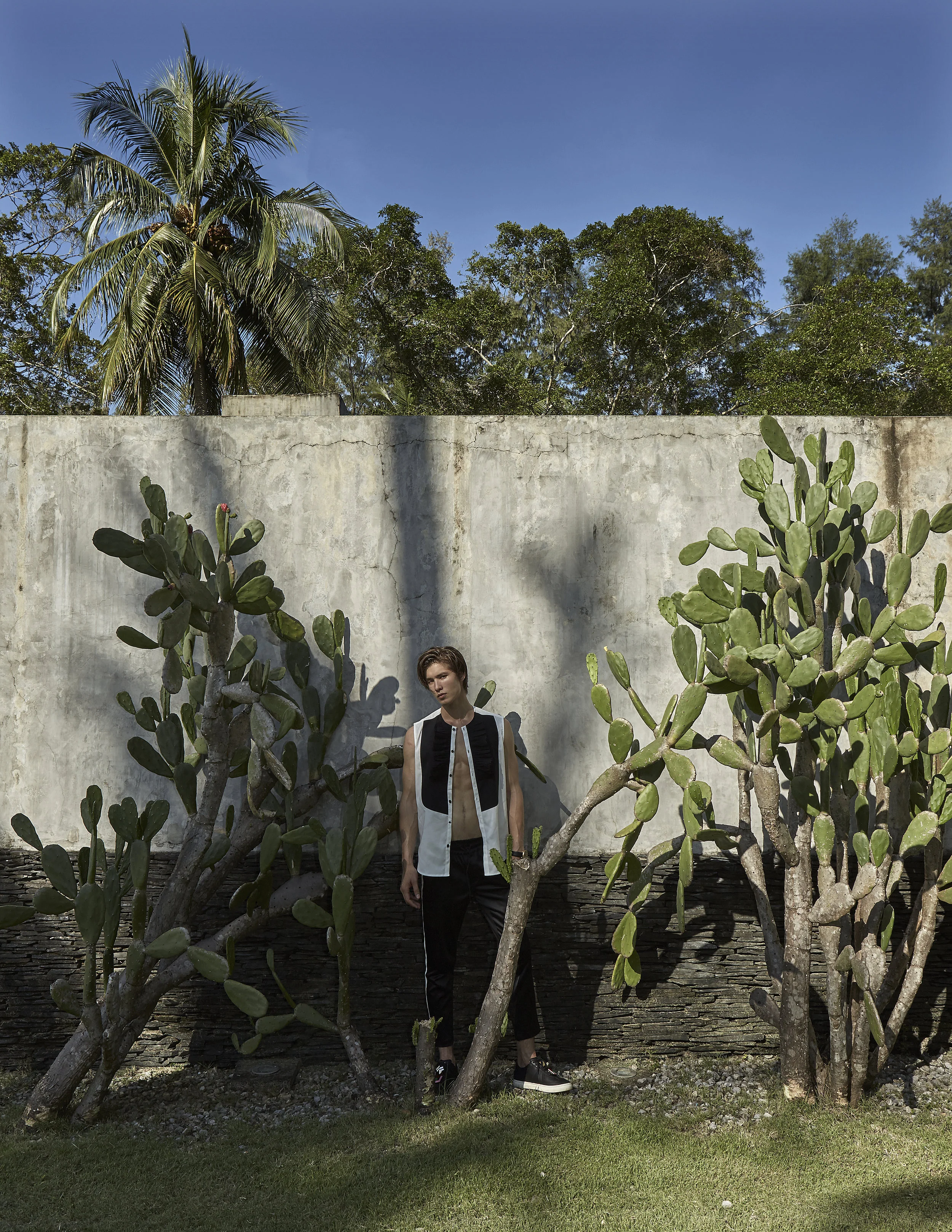 shirt : Good Mixer / pants : The Leisure Projects