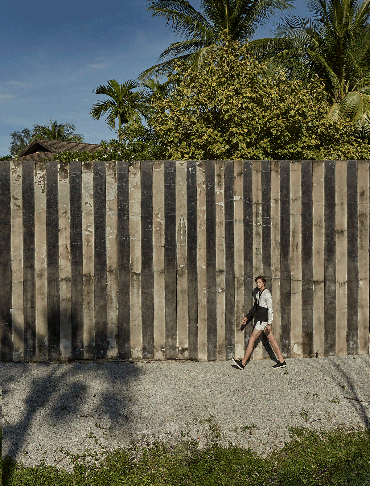 clothes : Good Mixer / shoes : The Leisure Projects