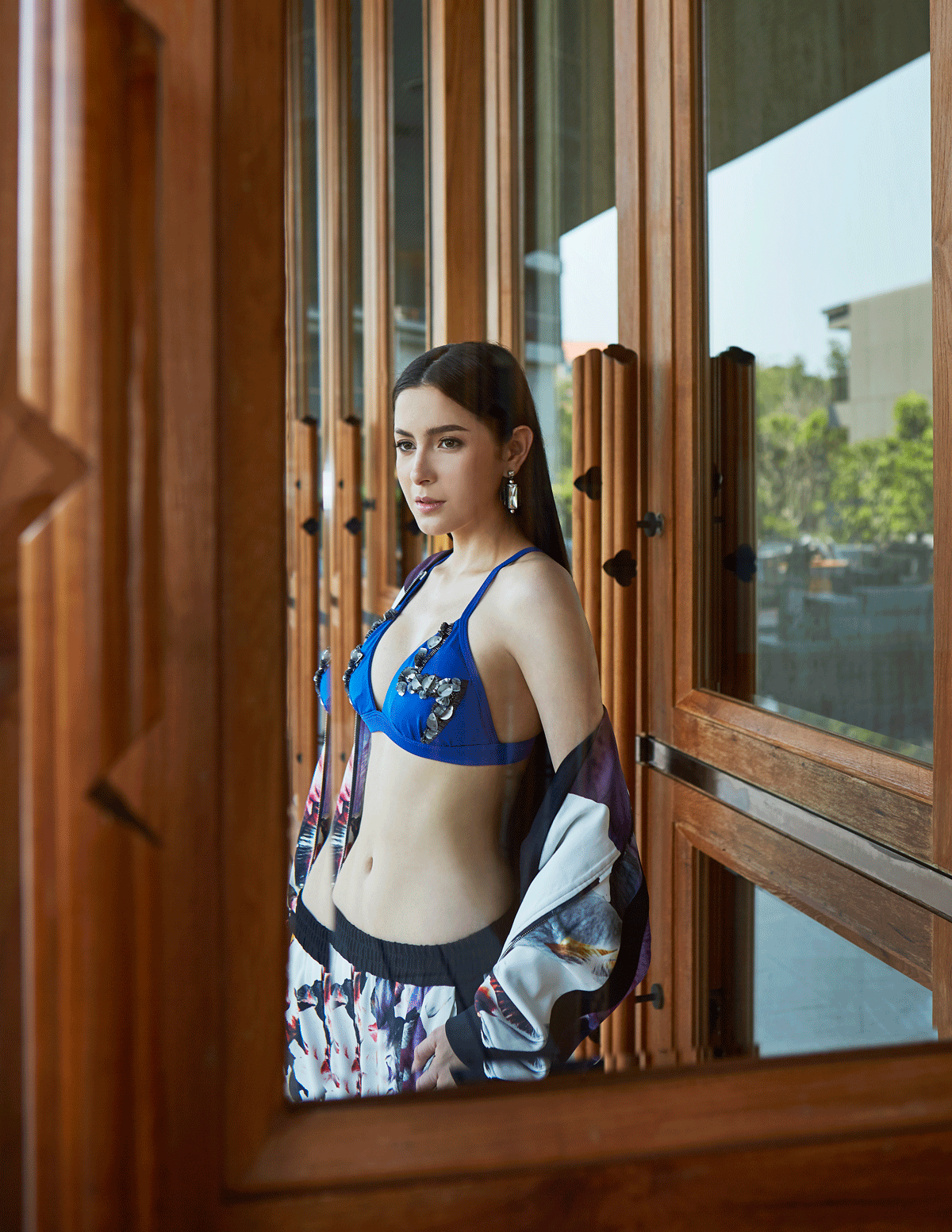 bra : LaLaLove / pants : Calvin Klein Platinum / earrings : Butler and Wilson London