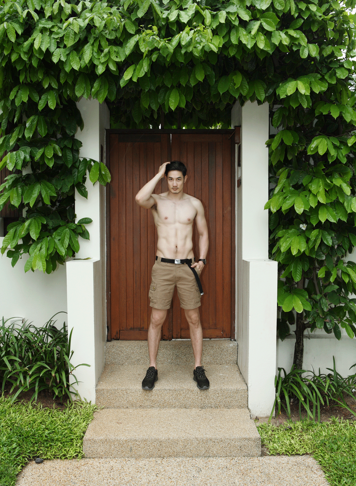 shorts : JBB* watch : MIDO Multifort
