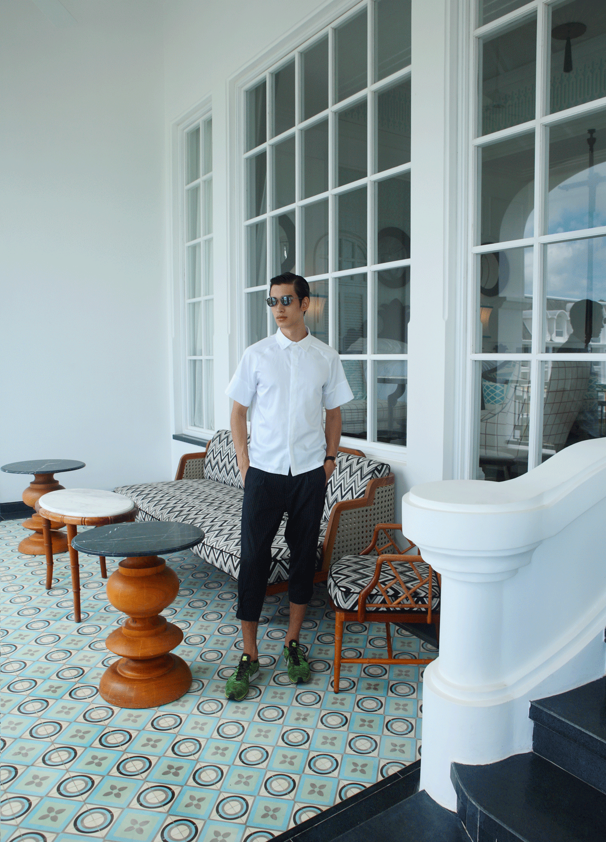 clothes : SARIT / sunglasses : TAVAT eyewear