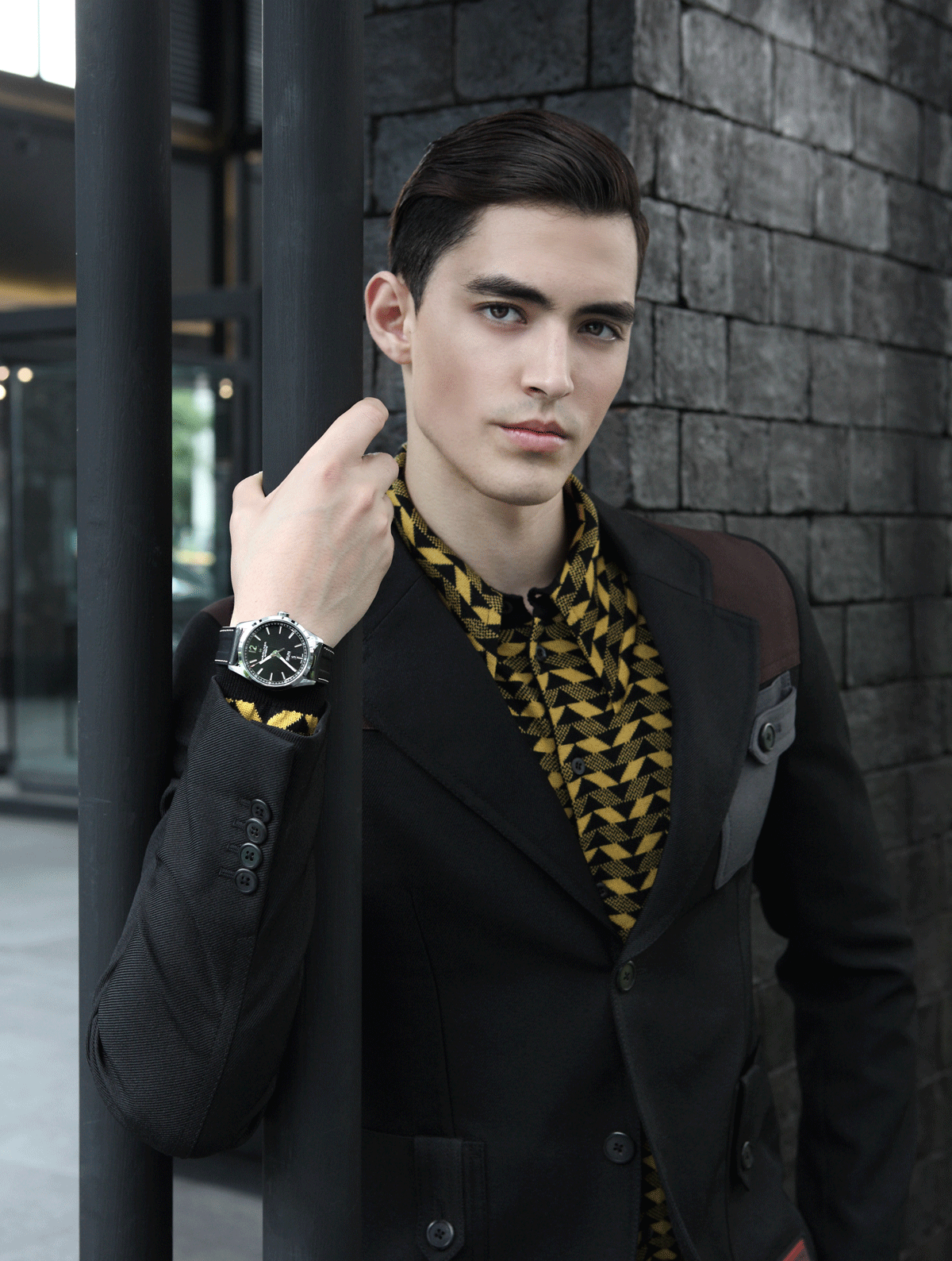 clothes : PRADA / watch : Hamilton Broadway Day Date