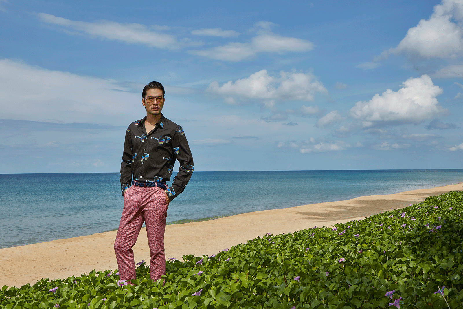 clothes : Paul Smith / sunglasses : TAVAT