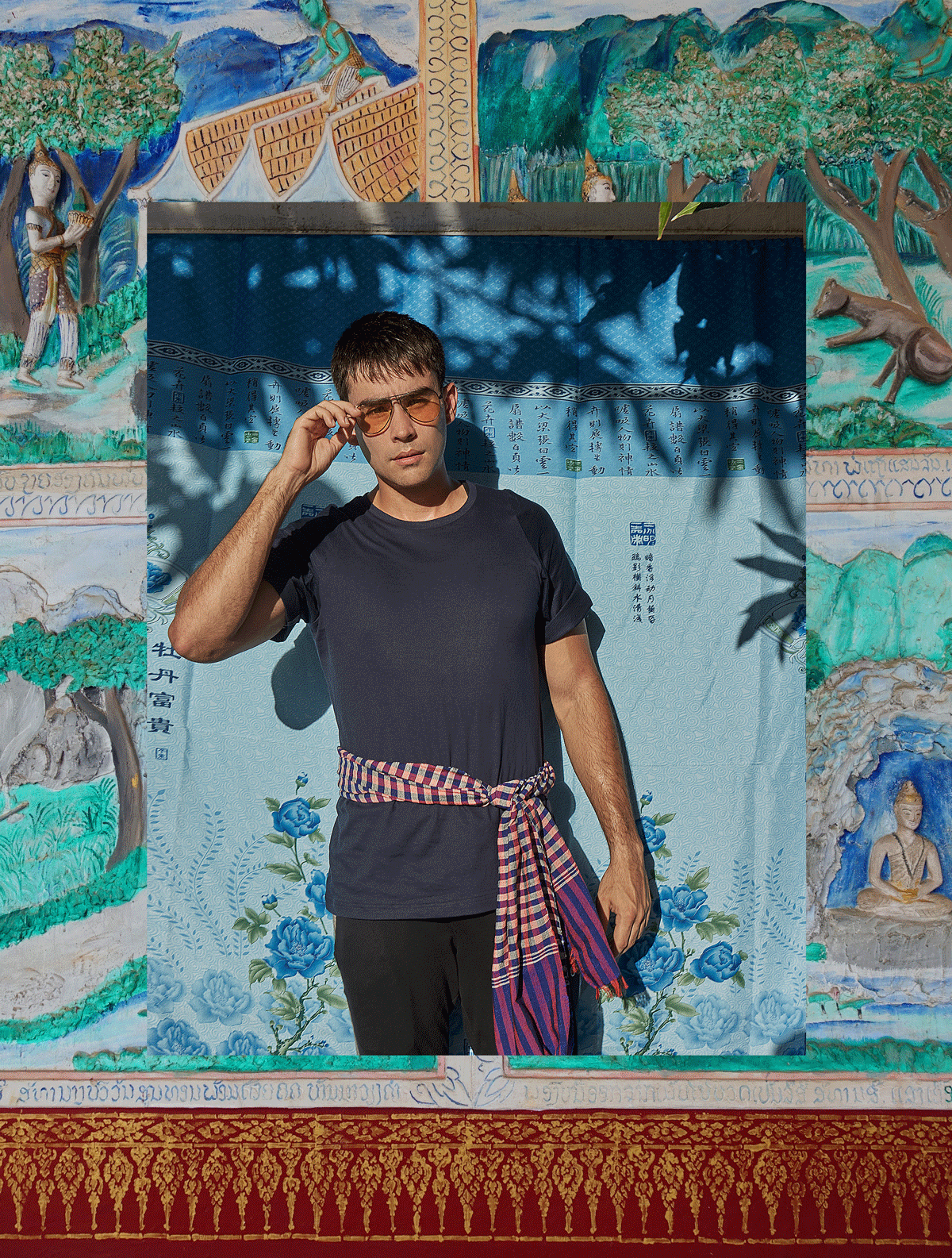 Tshirt : SARIT / pants : gingko / sunglasses : Tavat eyewear