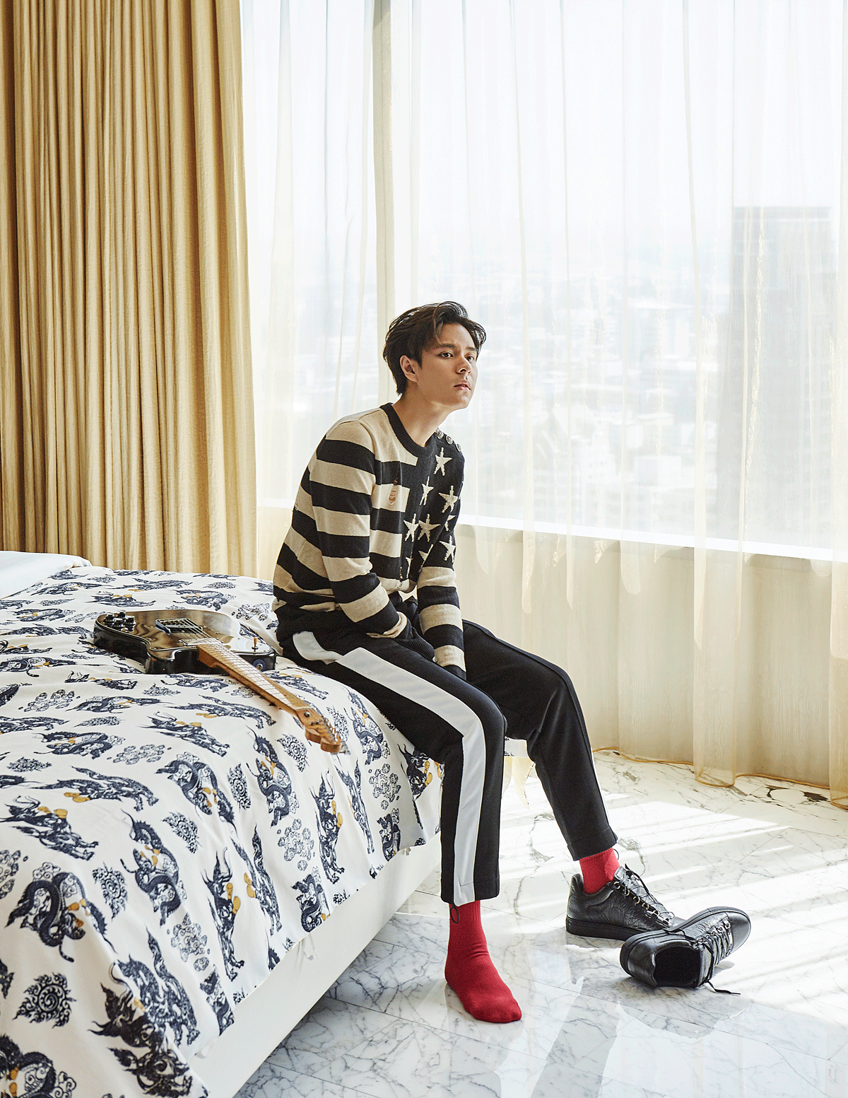 sweater : BALMAIN / pants : Off White / Shoes : BALENCIAGA