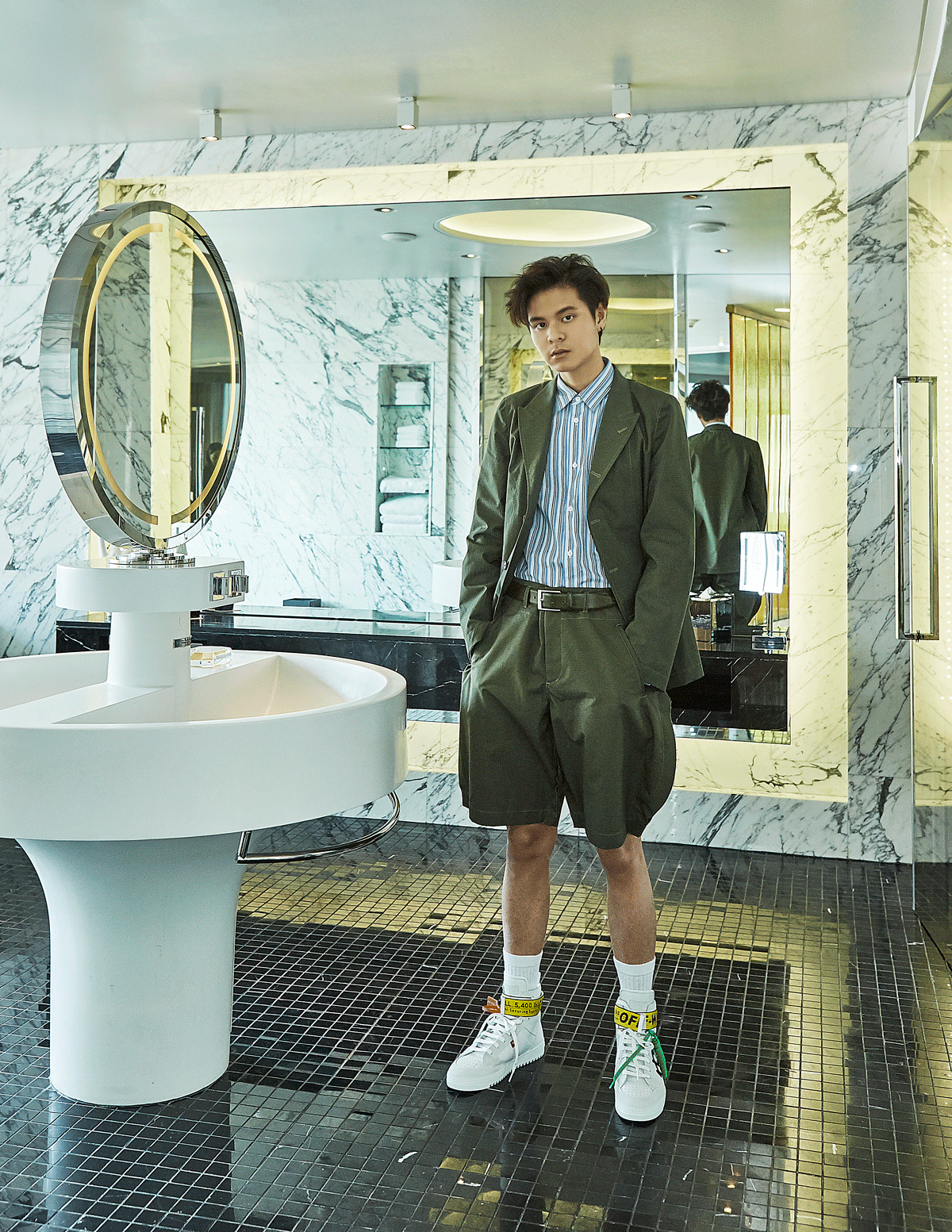 clothes : COMME des GARCONS / sneakers : Off White 