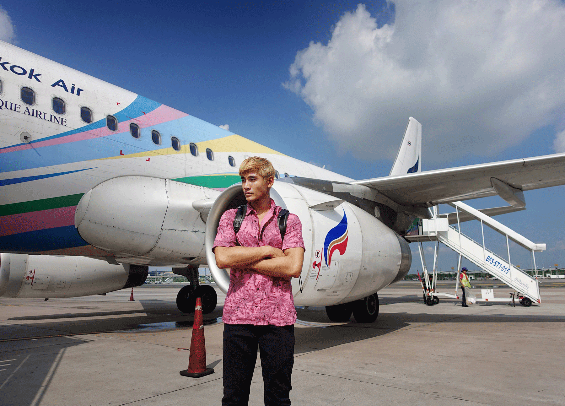 Special Thanks : BANGKOK AIRWAYS , Call Center at 1771, www.bangkokair.com บางกอกแอร์เวย์ส สายการบินเดียวในเอเชียที่ได้รับรางวัลสายการบินภูมิภาคดีเยี่ยมจาก สกายแทรกซ์ อะวอร์ดศ ติดต่อกันถึง 6 ปีซ้อน มอบประสบการณ์เดินทางที่น่าประทับใจตั้งแต่ก้าวเข้าสู่ท่าอากาศยานสุวรรณภูมิ ขณะรอเที่ยวบิน ผ่อนคลายในห้องรับรองที่เพียบพร้อมด้วยเครื่องดื่ม ของว่าง ตลอดจนหนังสือพิมพ์ นิตยสาร มีบริการ Free Wi-Fi ก่อนจะบินตรงสู่เกาะมัลดีฟส์ โดยใช้เวลาเพียง 4.30 ชั่วโมง ด้วยฝูงบินใหม่แบบแอร์บัส 319 ถึงที่หมายเหนือน่านน้ำมหาสมุทรอินเดียอย่างปลอดภัย #bangkokairways #boutiquejourney #เที่ยวมัลดีฟส์แบบบูทีค