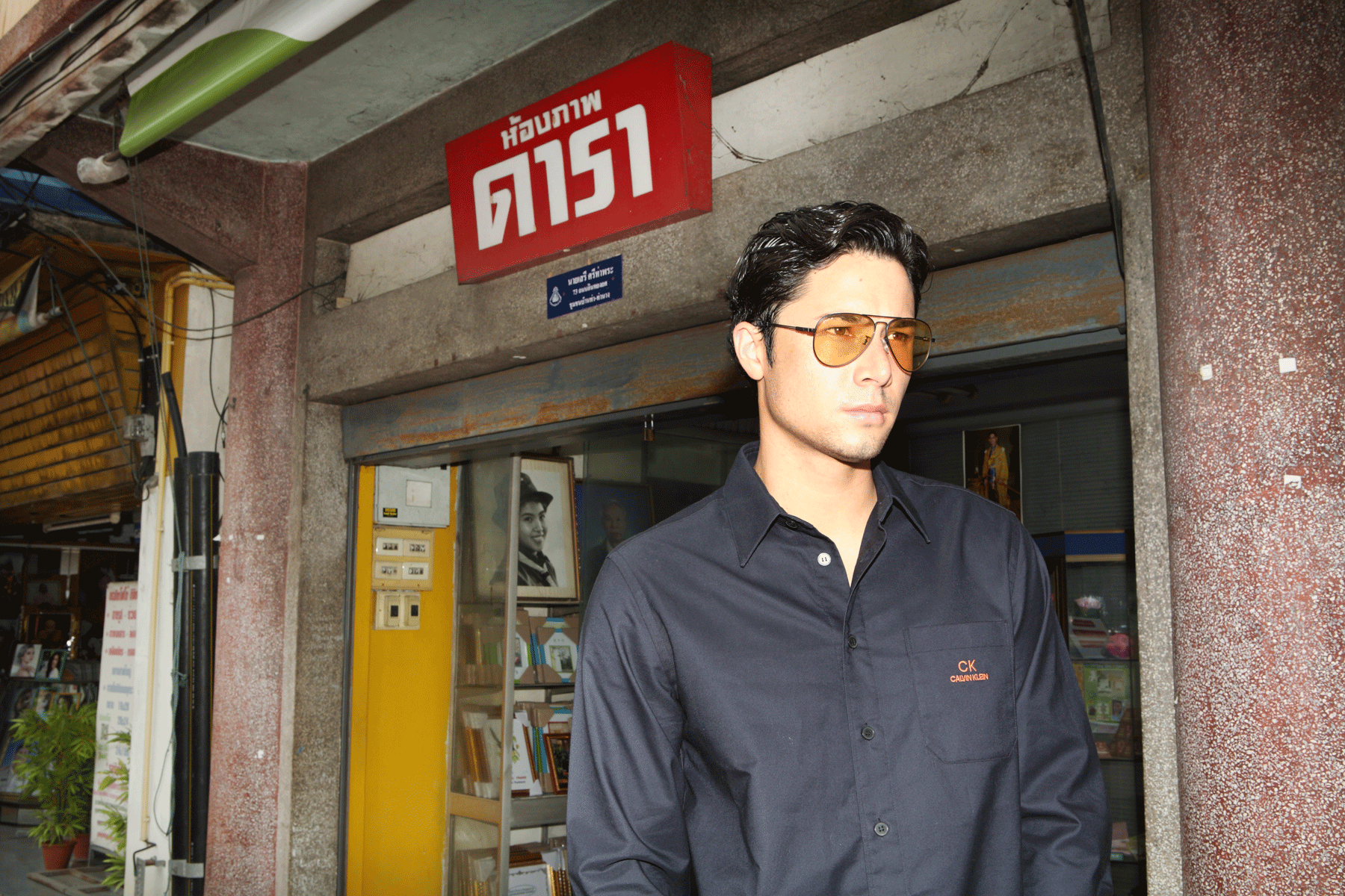 shirt : CK Calvin Klein / sunglasses : TAVAT