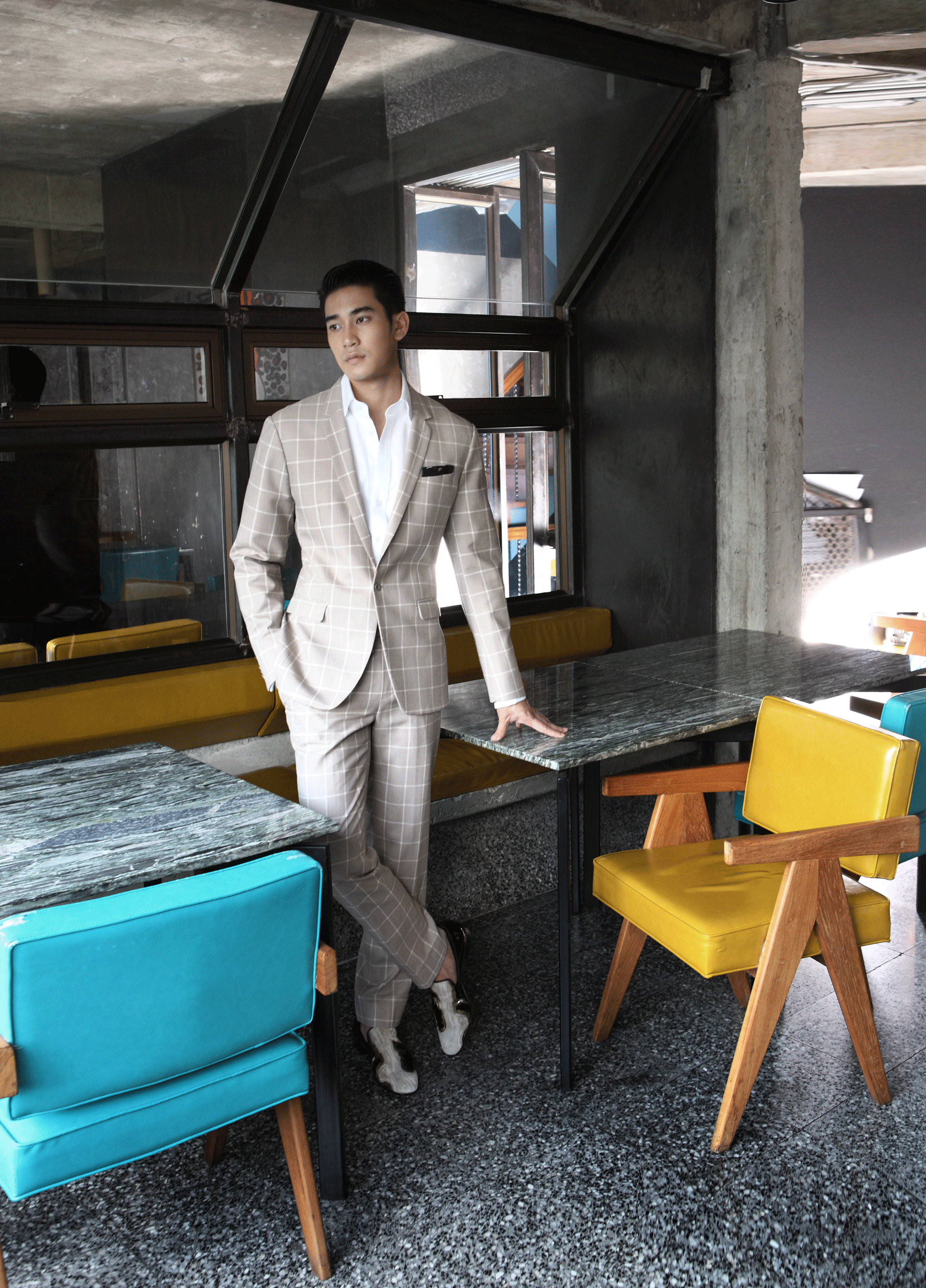 clothes : POEM Menswear / shoes : Christian Louboutin