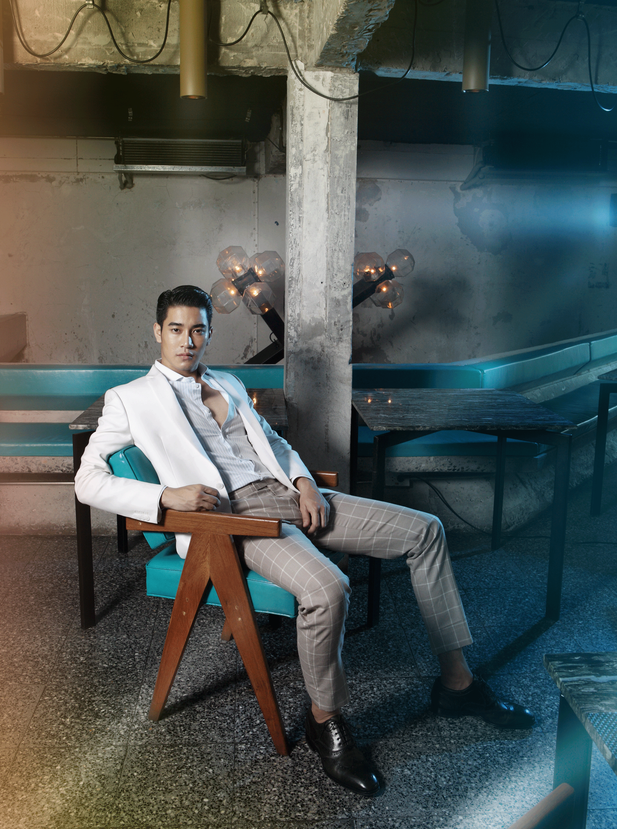 clothes : POEM Menswear / shoes : Christian Louboutin