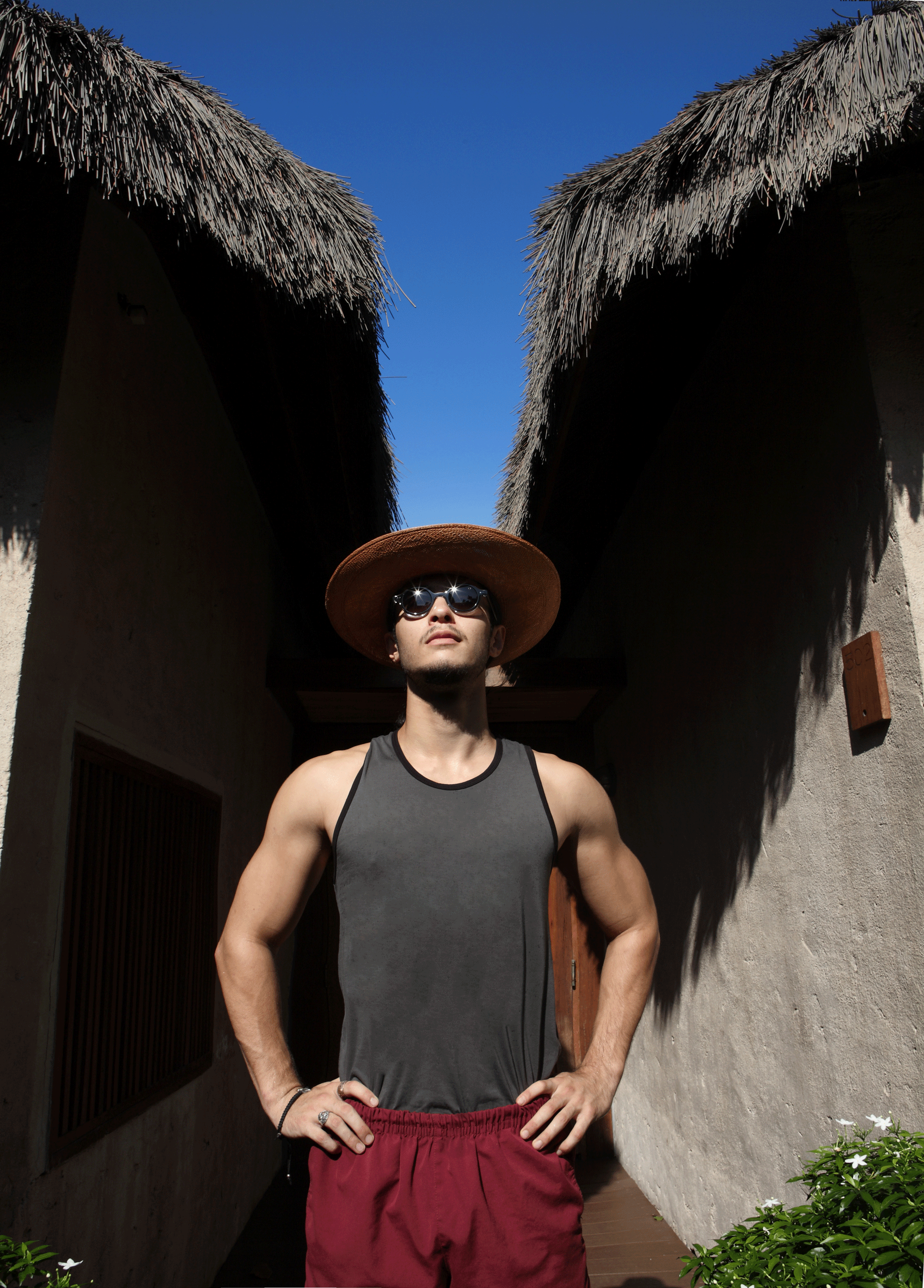 tanktop : NOXX wear / hat : Famosa Andina / sunglasses : Blake Kuwahara