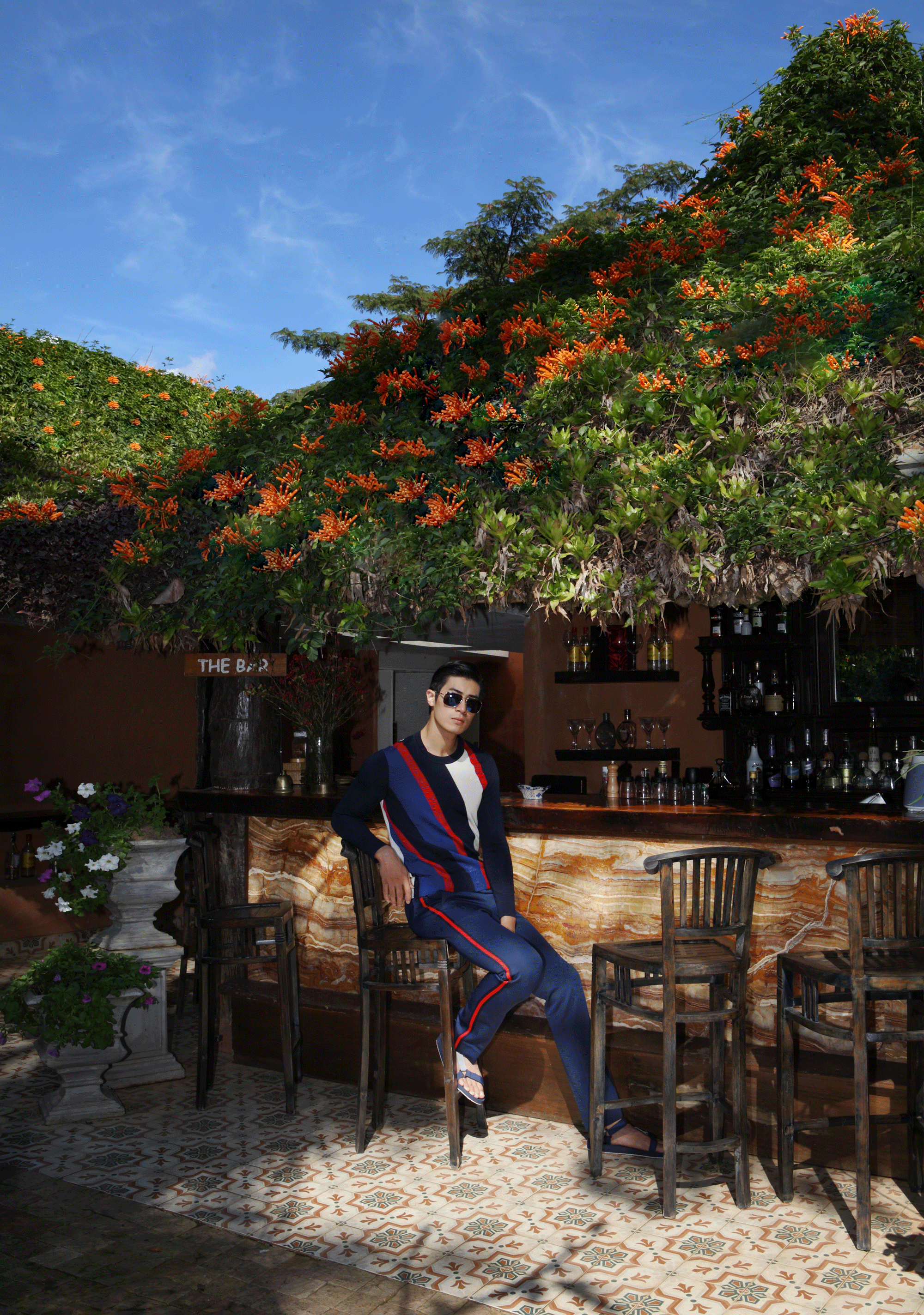 clothes : CK Calvin Klein / sunglasses : TAVAT