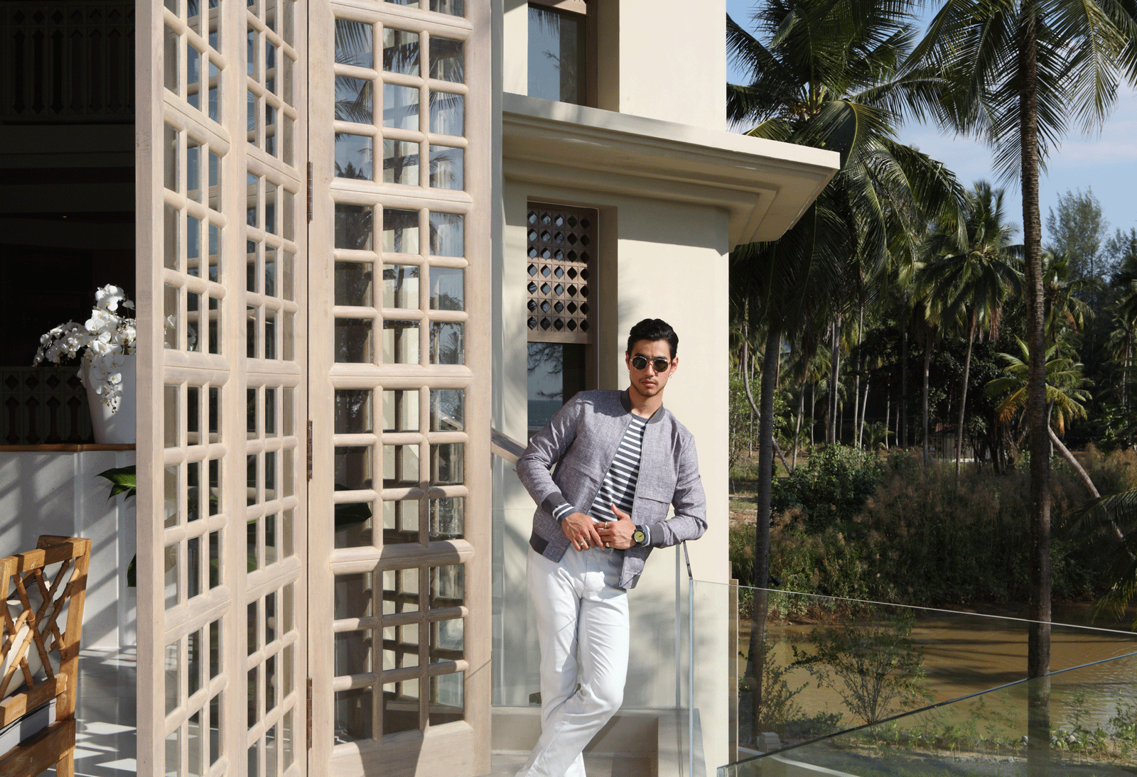 clothes : G2000 / watch : FORREST / sunglasses : TAVAT