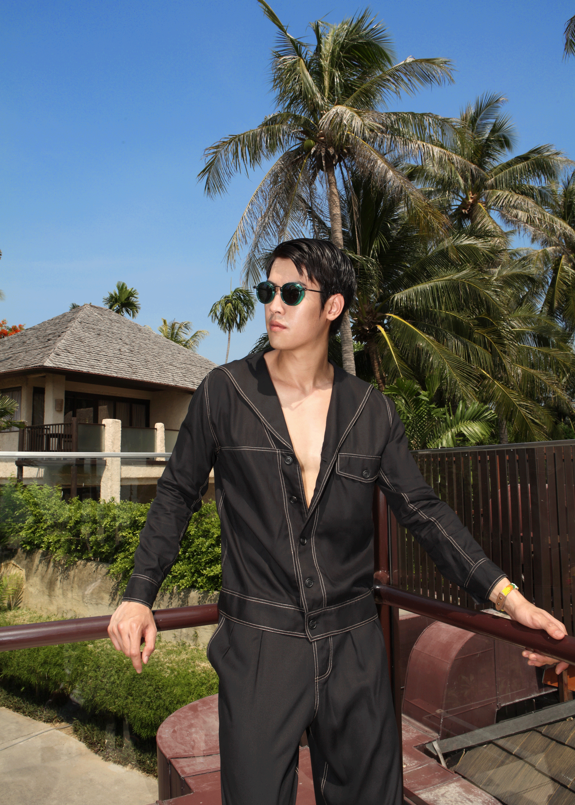 clothes : Leisure Projects / sunglasses : TAVAT