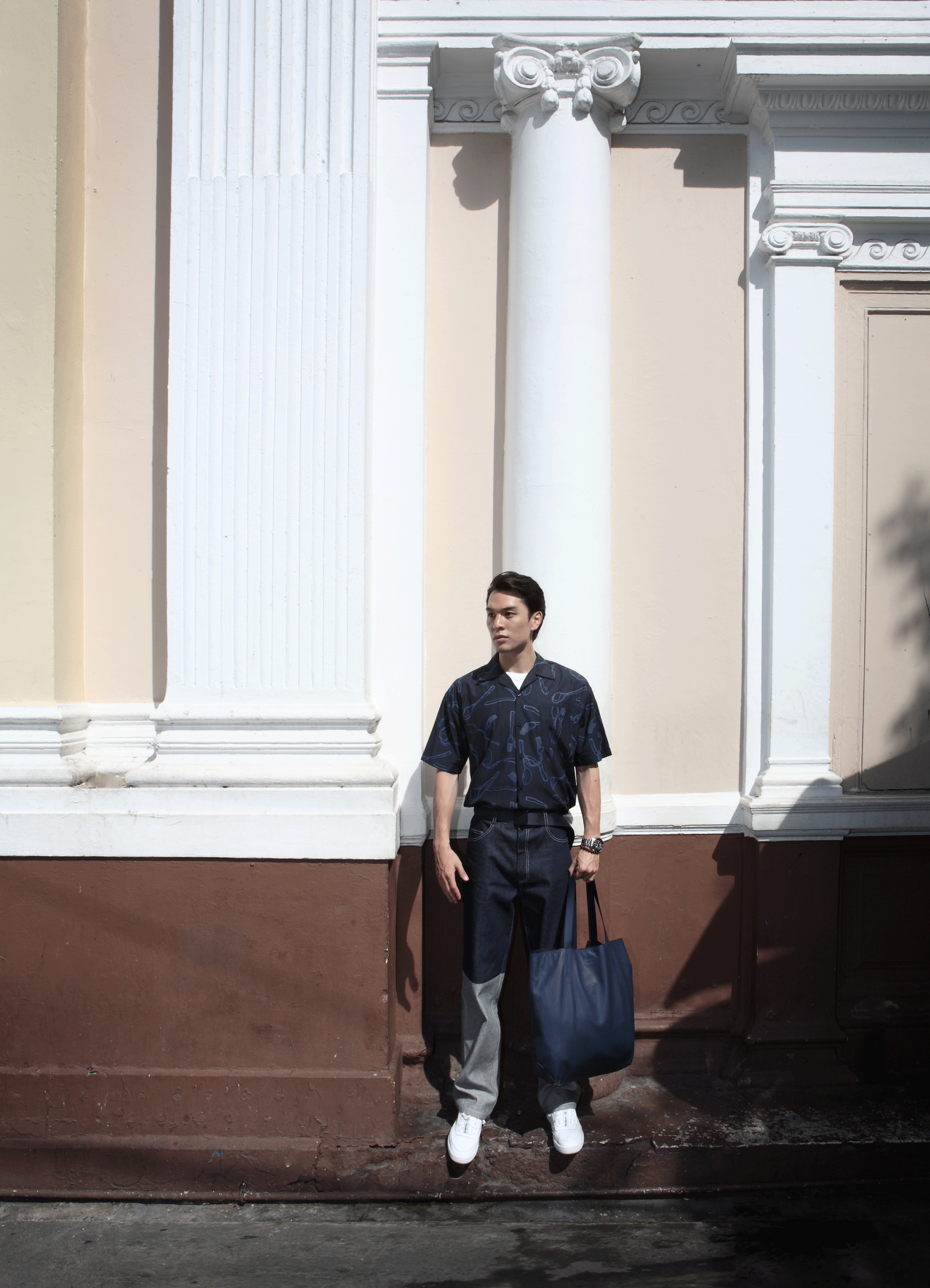 clothes : Everyday Karmakamet / bag : CONTAINER