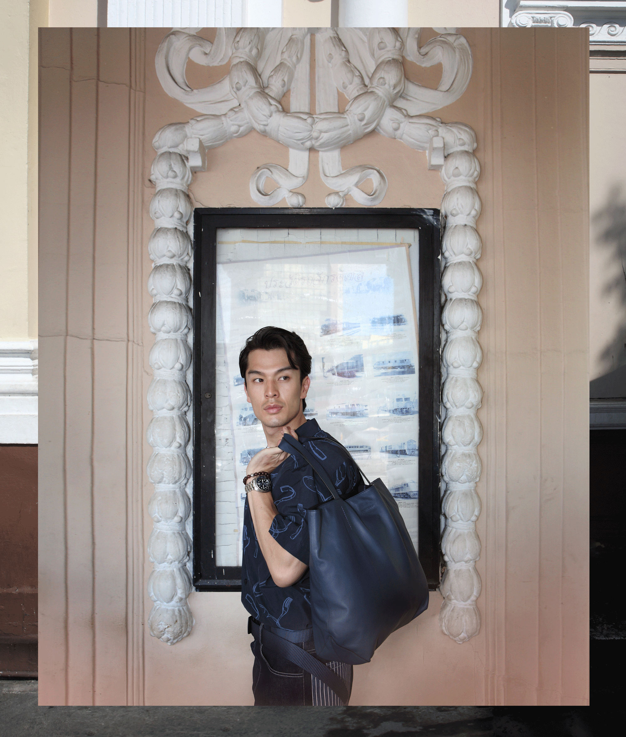 clothes : Everyday Karmakamet / bag : CONTAINER