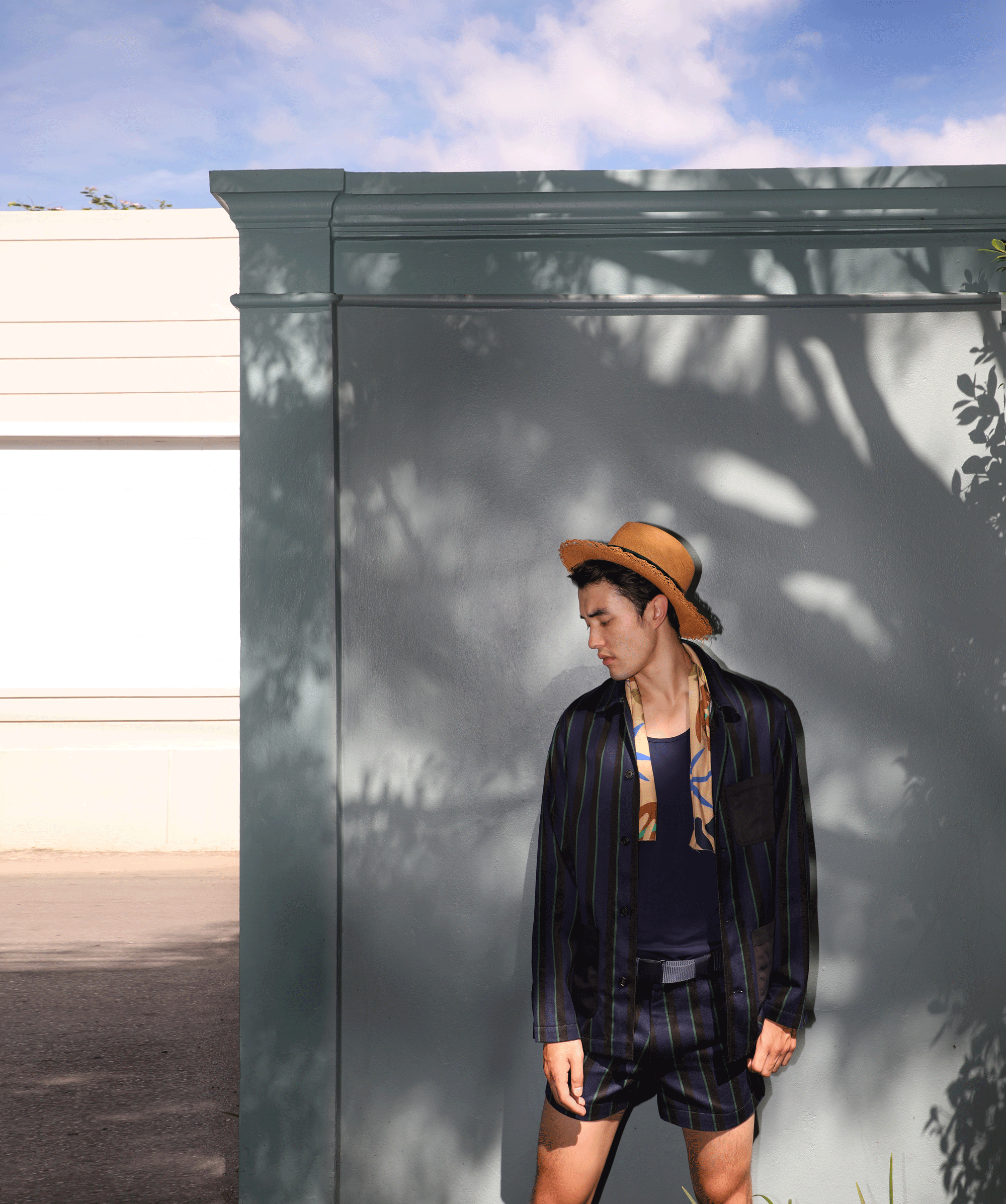 jacket, shorts and scarf : Leisure Projects / tank top : JOCKEY / hat : Famosa Andina