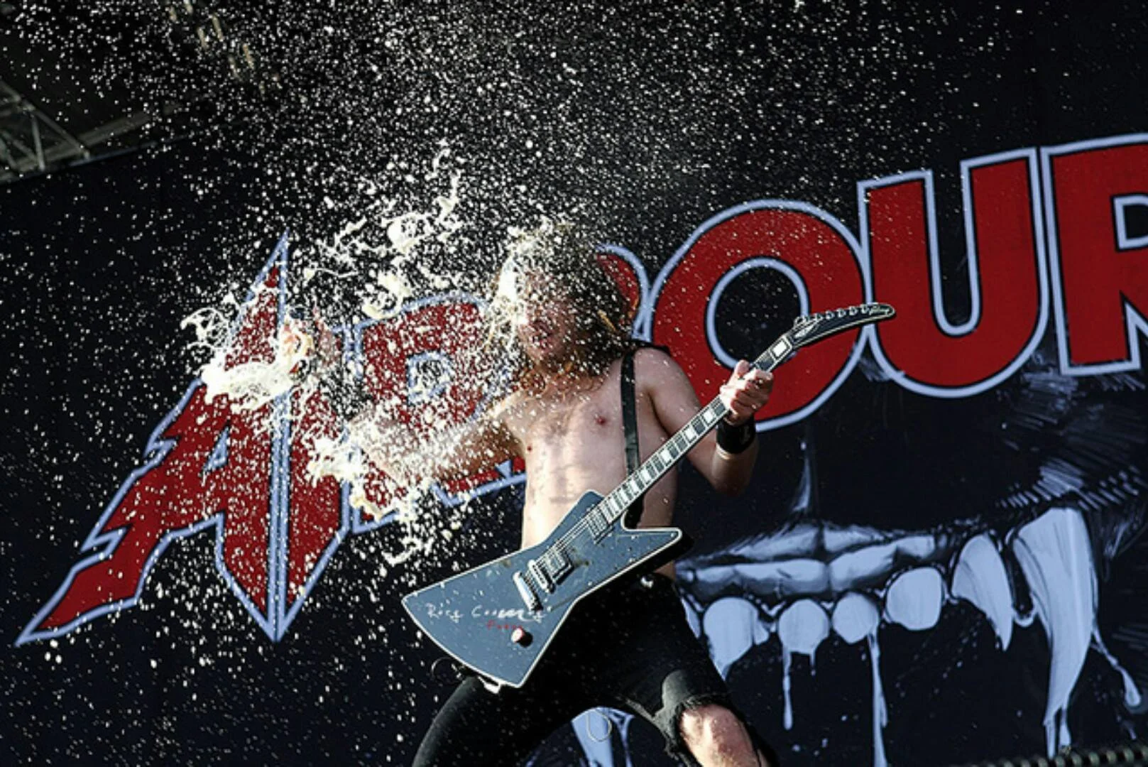 04 airbourne---rock-the-beach_26277502226_o.jpg