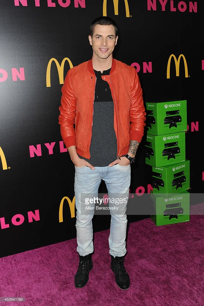 21_JesseGiddings_Nylon.jpg