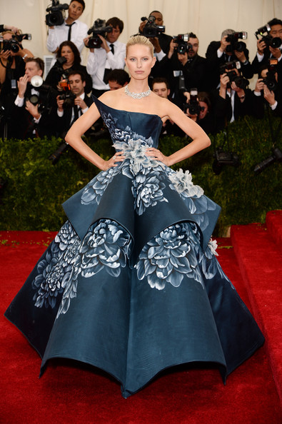 KarolinaKurkova_MetGala.jpg