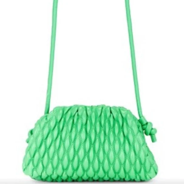 AMANDA BAG // SUPERDOWN