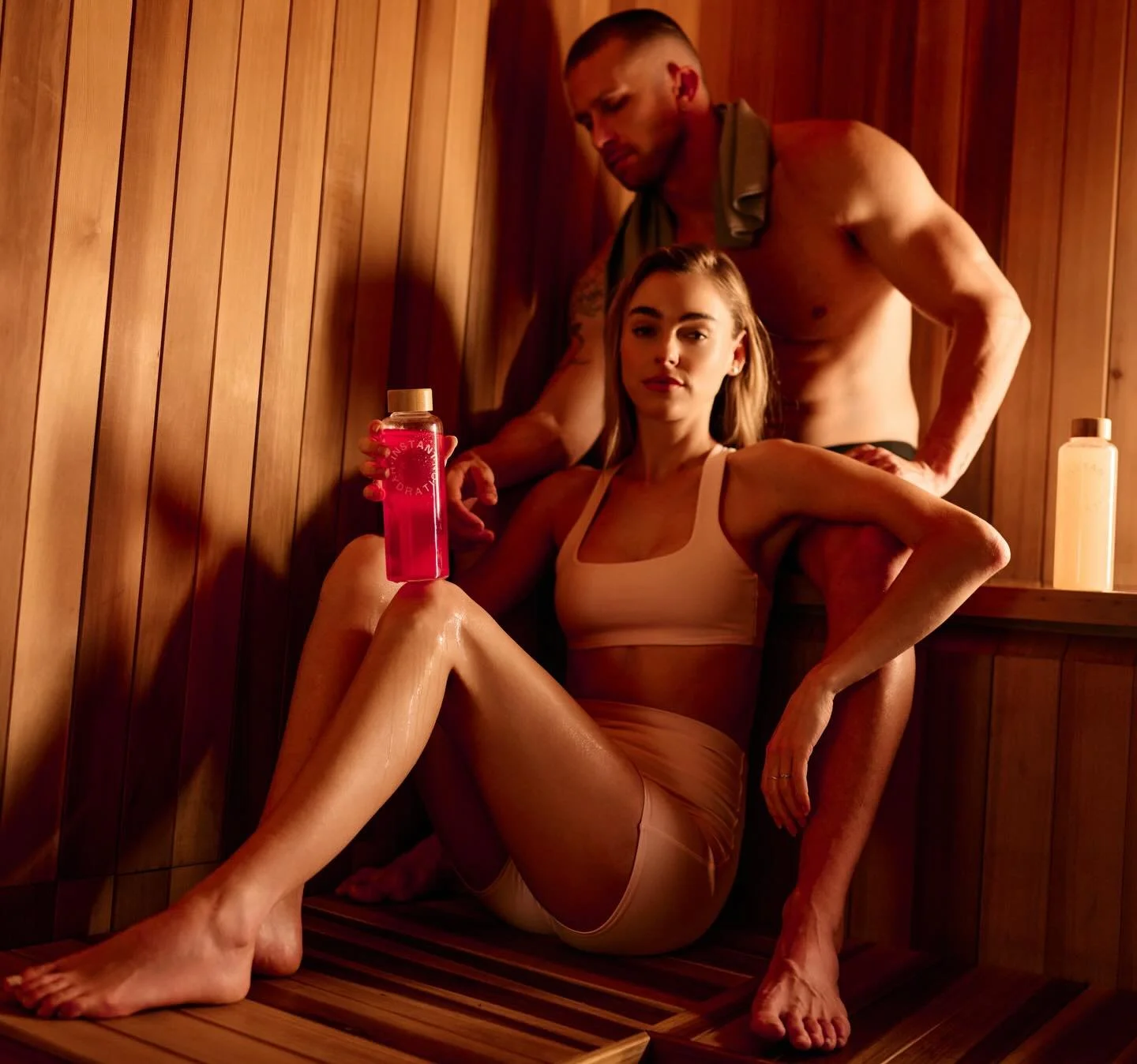 I N S T A N T&bull; H Y D R A T I O N 💦
Photography @grantpuckettphoto 
Creative Direction @crawfordgreg777 @xi90la 
Production @eshiaanne 
Models @elizabethcturner @cassieamato @aaronallenthornton 
Props @nicobqz 
Styling @catwrightstyle 
HMU @amyp