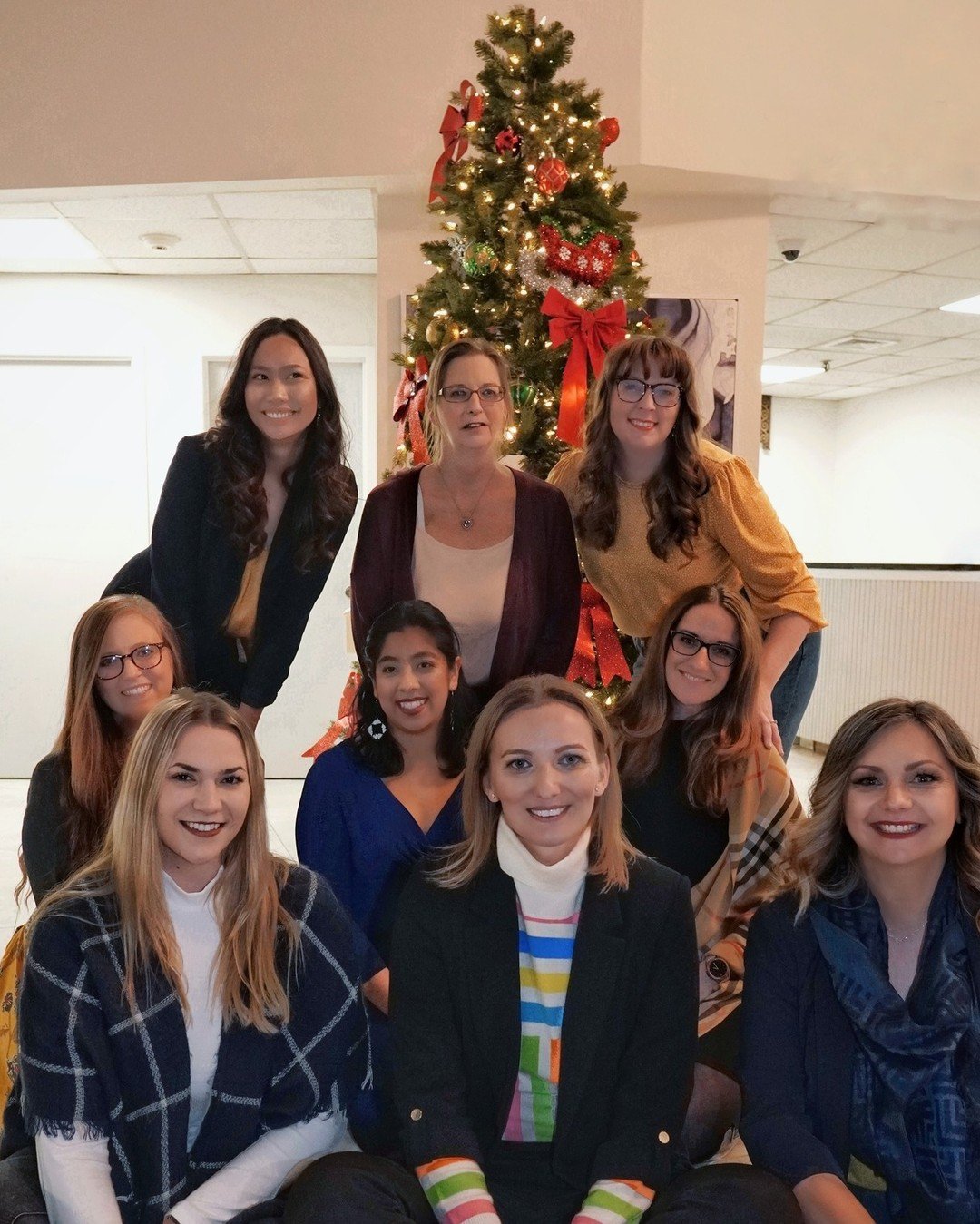 From all of us here at Dina's Realty, a very happy holiday to you!
.
.
.
.
.
#massachusettsrealestateagent
#movingtoboston
#bostonnetworking
#bostonrealestatemarket
#sellingboston
#bostonnorthshore
#welcometoboston
#bostonluxuryrealestate
#bostonluxu