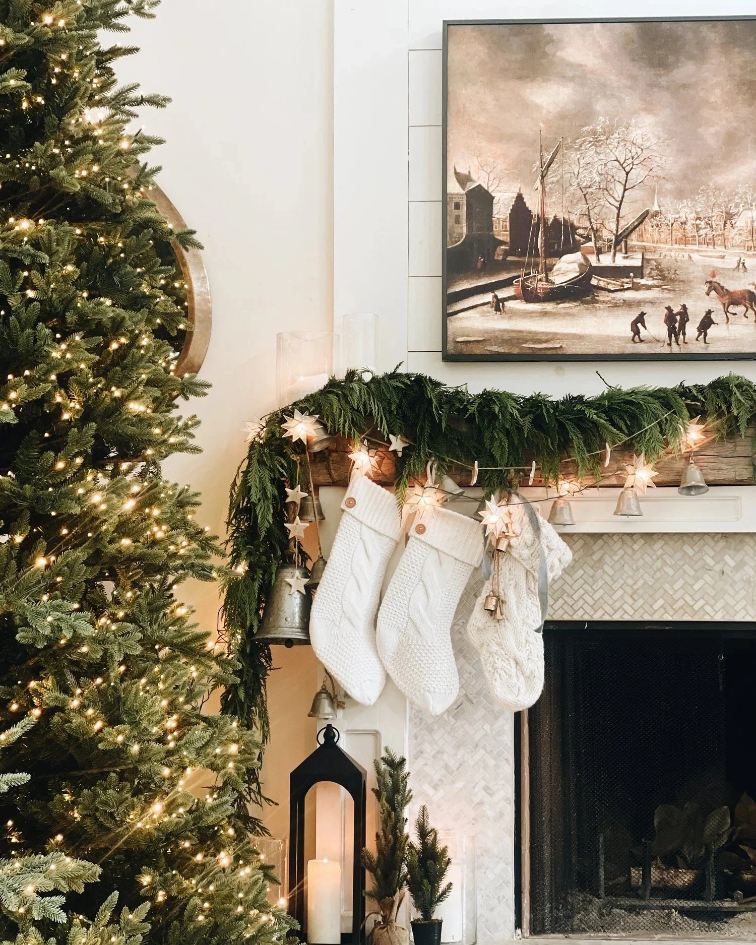 December is here! 🎄

Grateful for another month helping amazing clients find homes in the Greater Boston Area. Let&rsquo;s make this month full of warmth, joy, and new beginnings. ❤️🏡

#dinasrealty #realestate #revererealestate #bostonrealestate #d