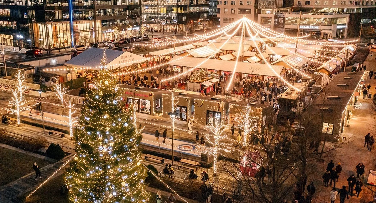 Snowport is HERE! ❄️🎄

If you haven&rsquo;t gone yet, it&rsquo;s a must&mdash;artisan shops, hot cocoa, and Boston&rsquo;s most festive atmosphere. Perfect weekend plans!

#dinasrealty #realestate #dinasreealtysnowport #snowport #freinds #family #ho