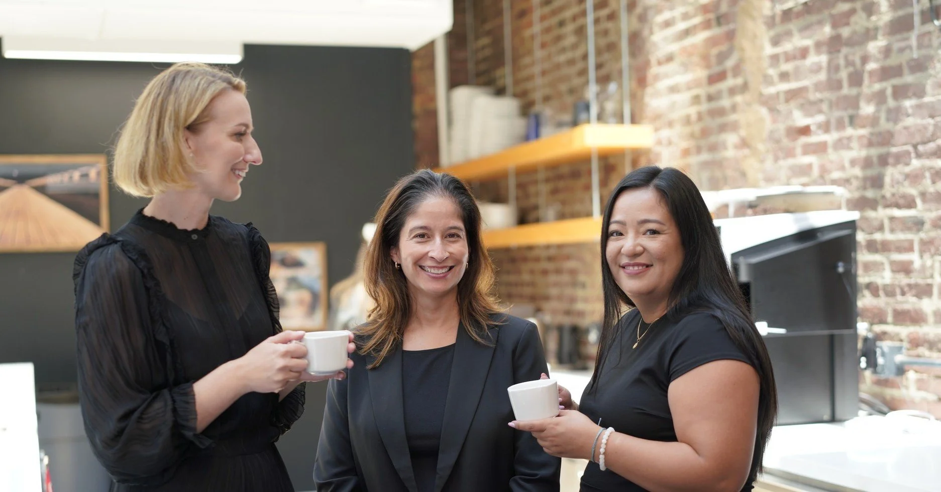 Happy March🌷
A new month means new opportunities to make moves, and open new doors. If buying or selling is on your mind this spring, let&rsquo;s start planning now.

Contact us today to start your planning!
📱781-656-5156 💻 info@dinasrealty.com

#