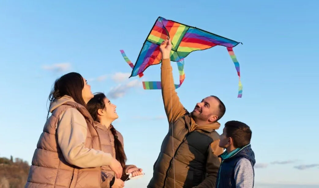 &diams; The Revere Kite Festival is approaching! On Saturday May 10th join the community on Revere Beach to spend a day with family and friends flying kites, decorating kites, and much more!