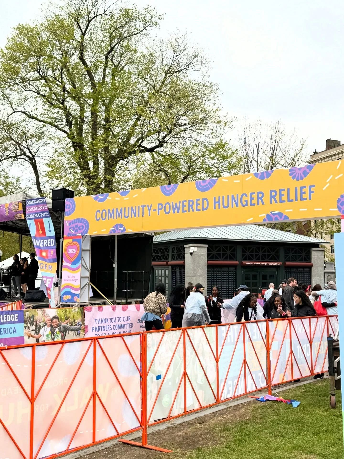 🚶&zwj;♀️Yesterday Dina&rsquo;s Realty participated in The Walk For Hunger. It was so great to see everyone in the community getting together for a bigger cause.