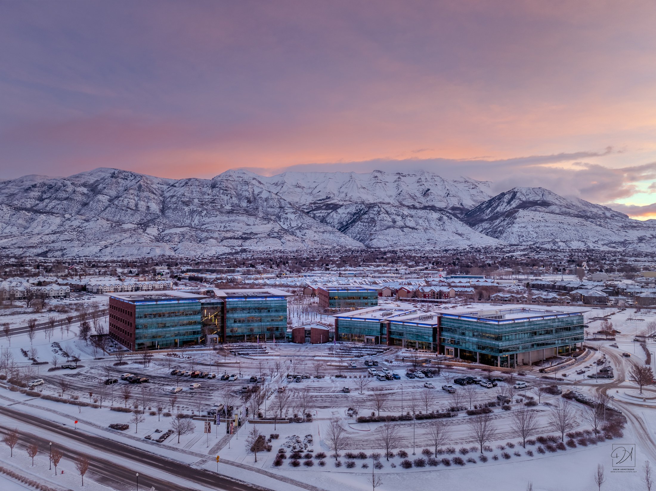 doTerra Sunrise Pink Focuse on Buildings-1.jpg