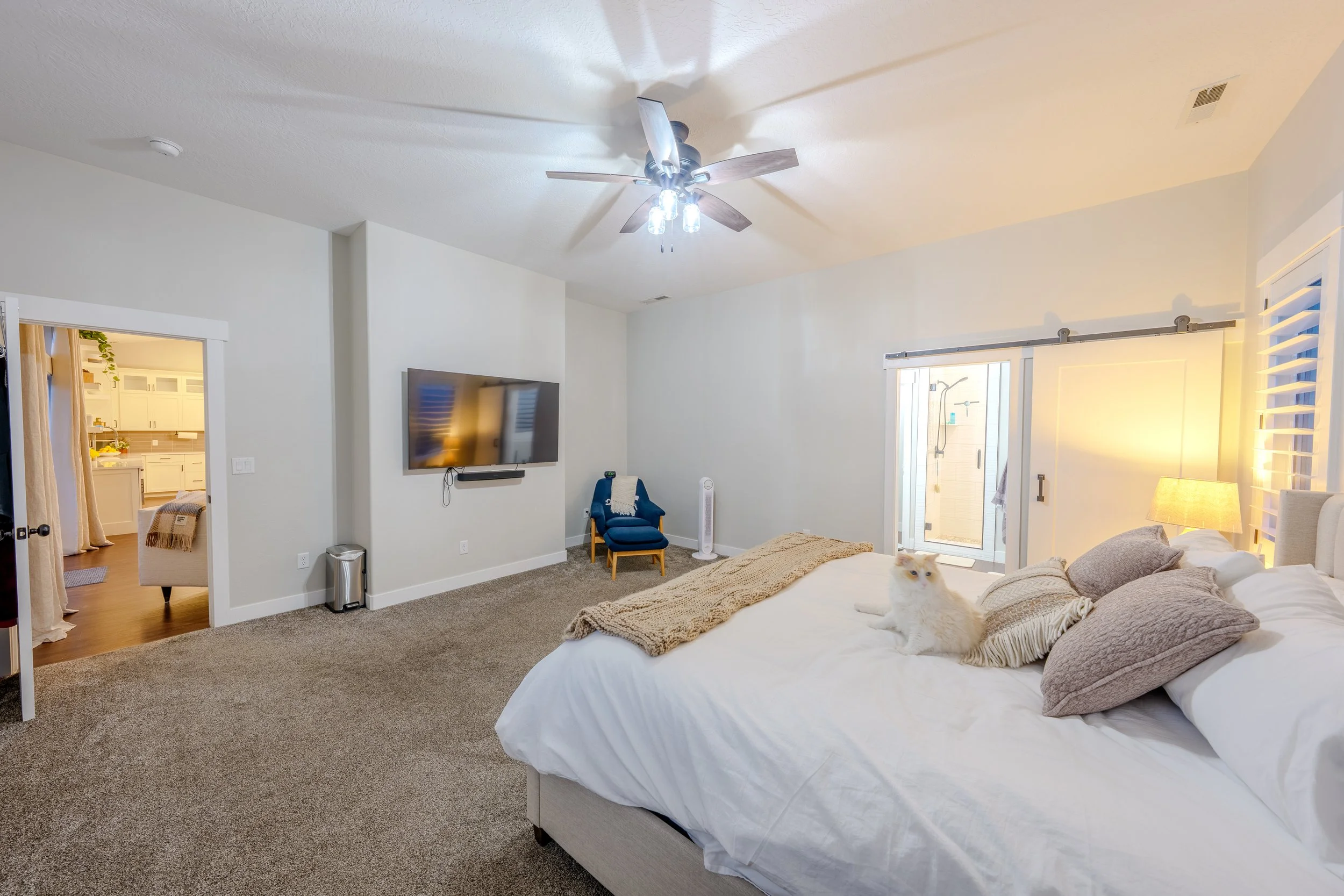 HDR Interior and Sony photos of Chen - Mitten-34.jpg
