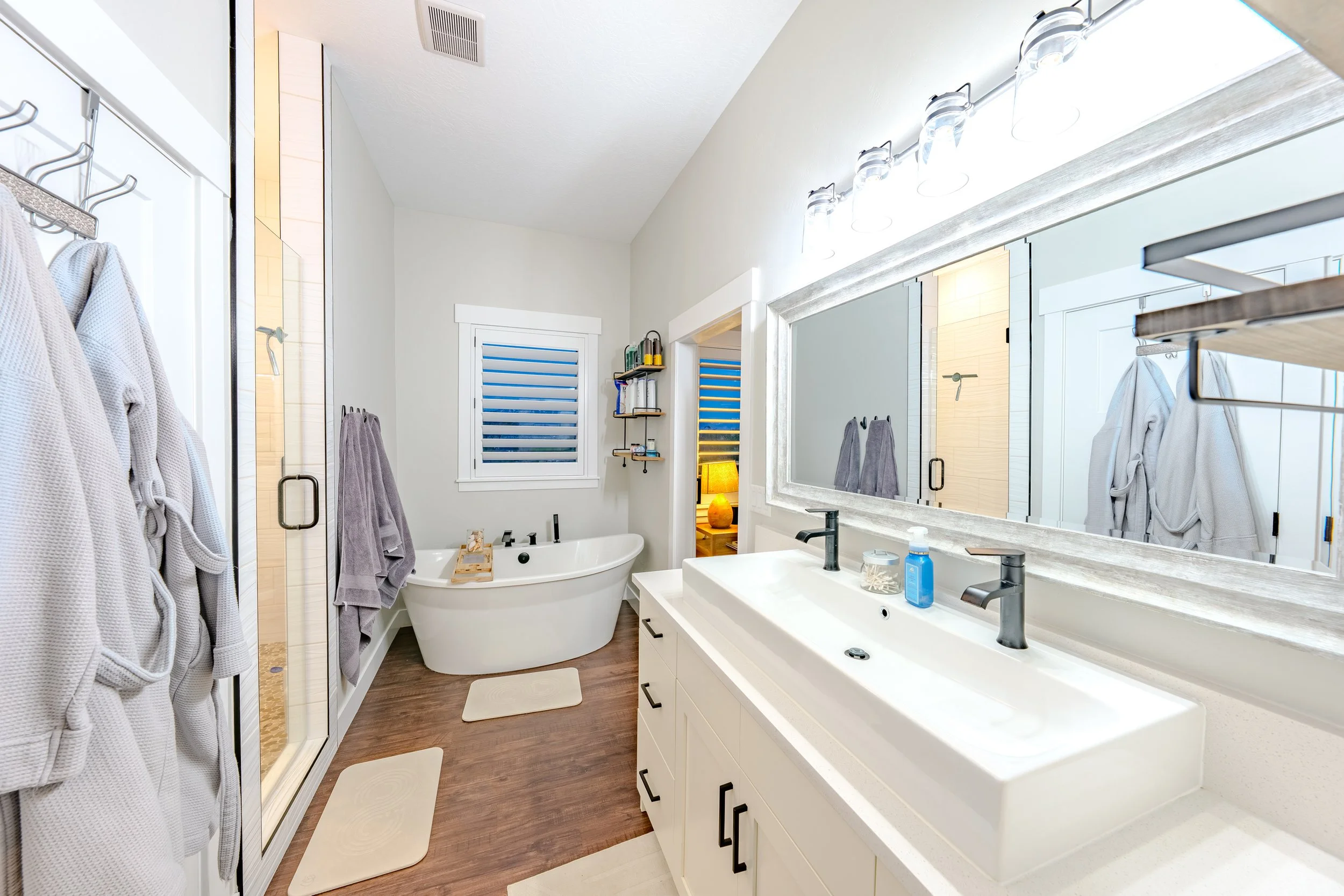 HDR Interior and Sony photos of Chen - Mitten-39.jpg