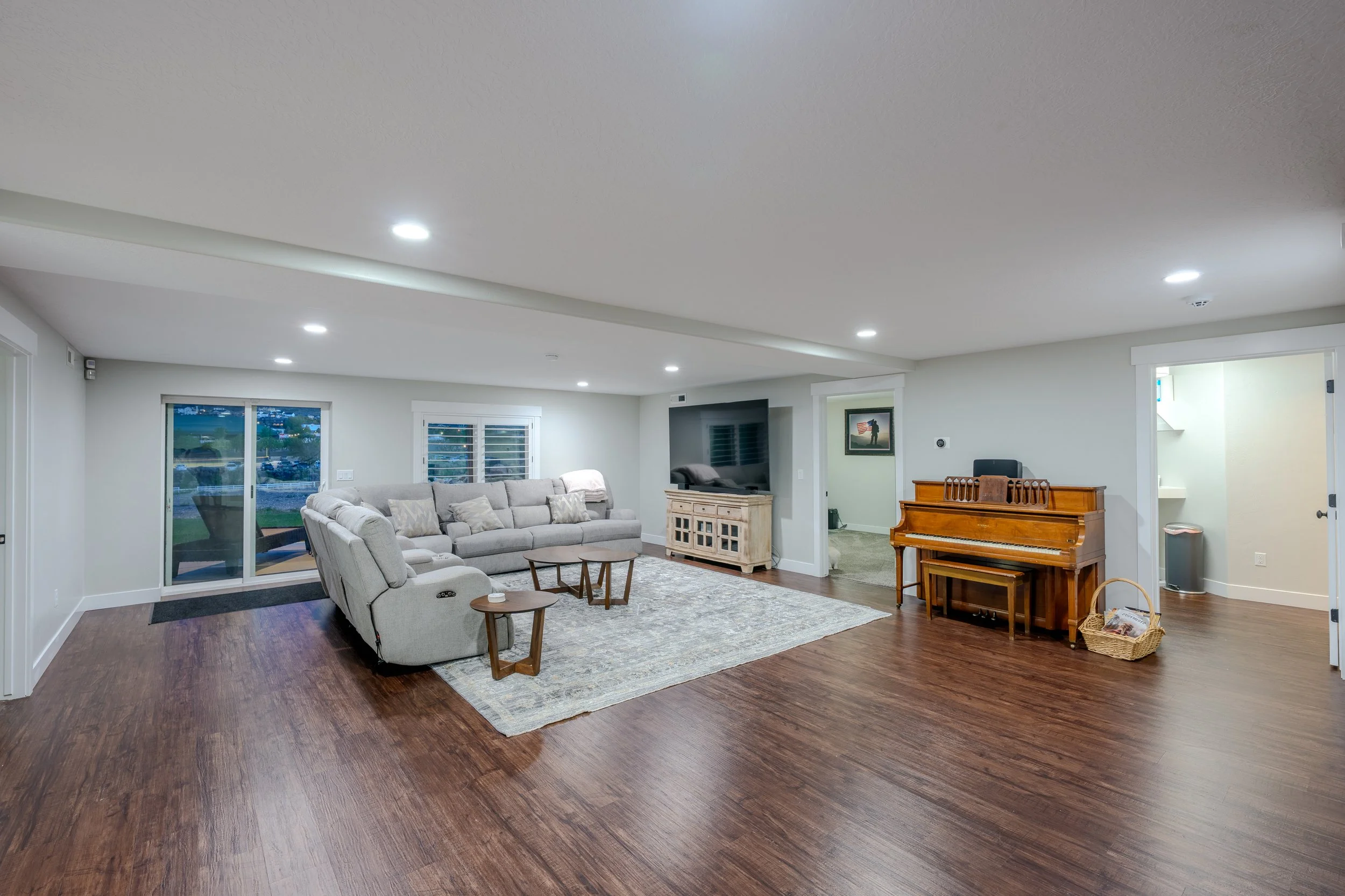 HDR Interior and Sony photos of Chen - Mitten-42.jpg