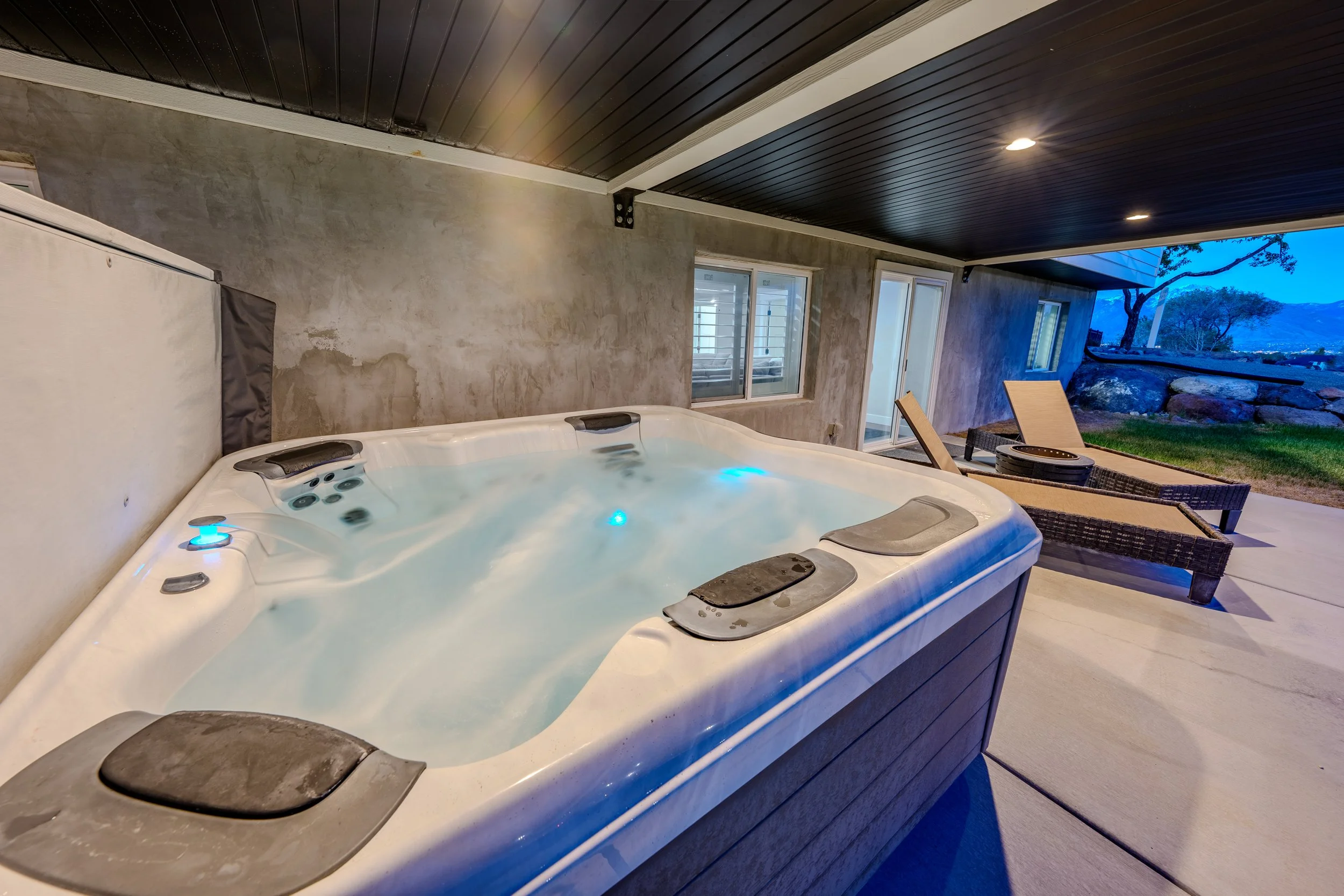 HDR Interior and Sony photos of Chen - Mitten-50.jpg