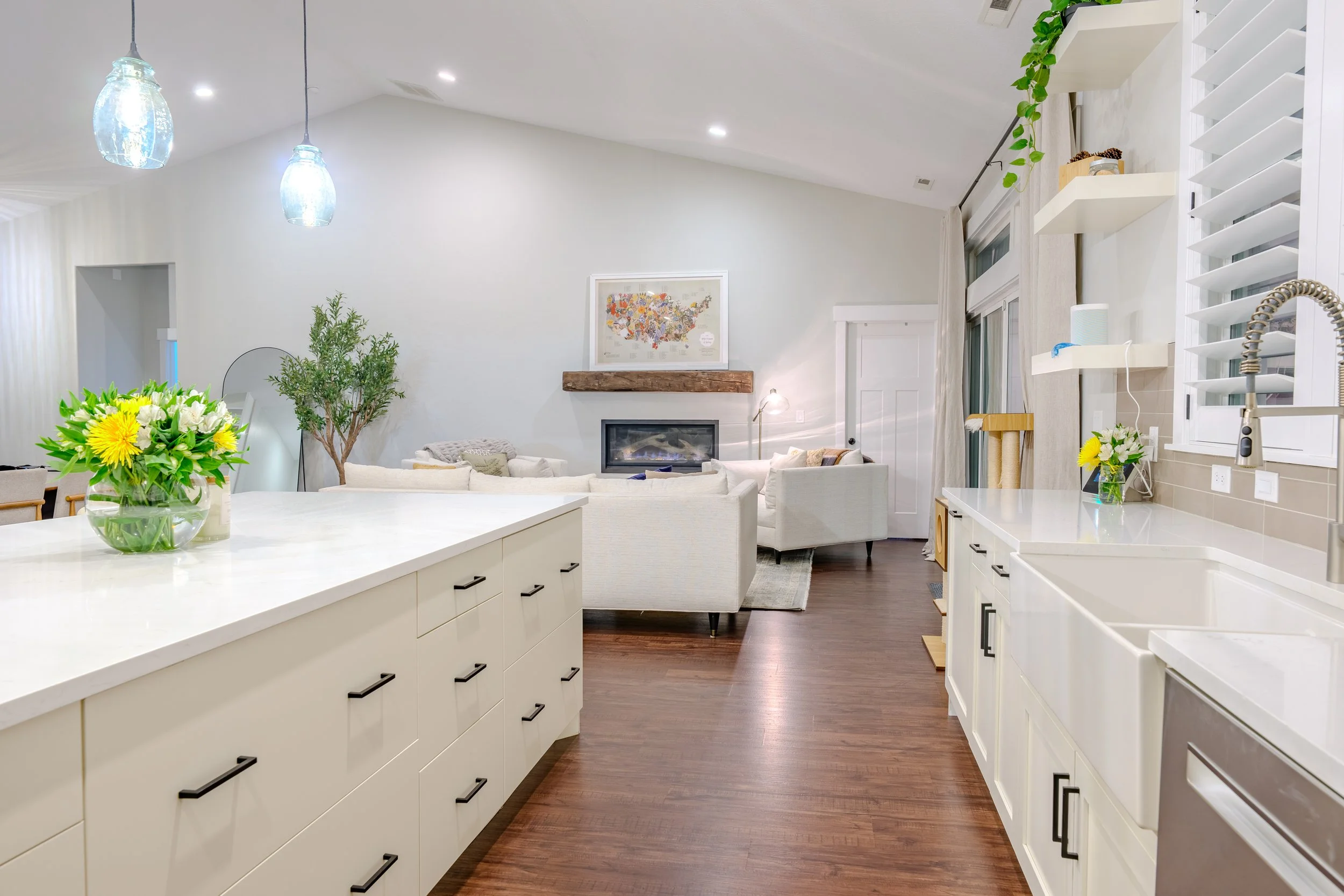 HDR Interior and Sony photos of Chen - Mitten-64.jpg