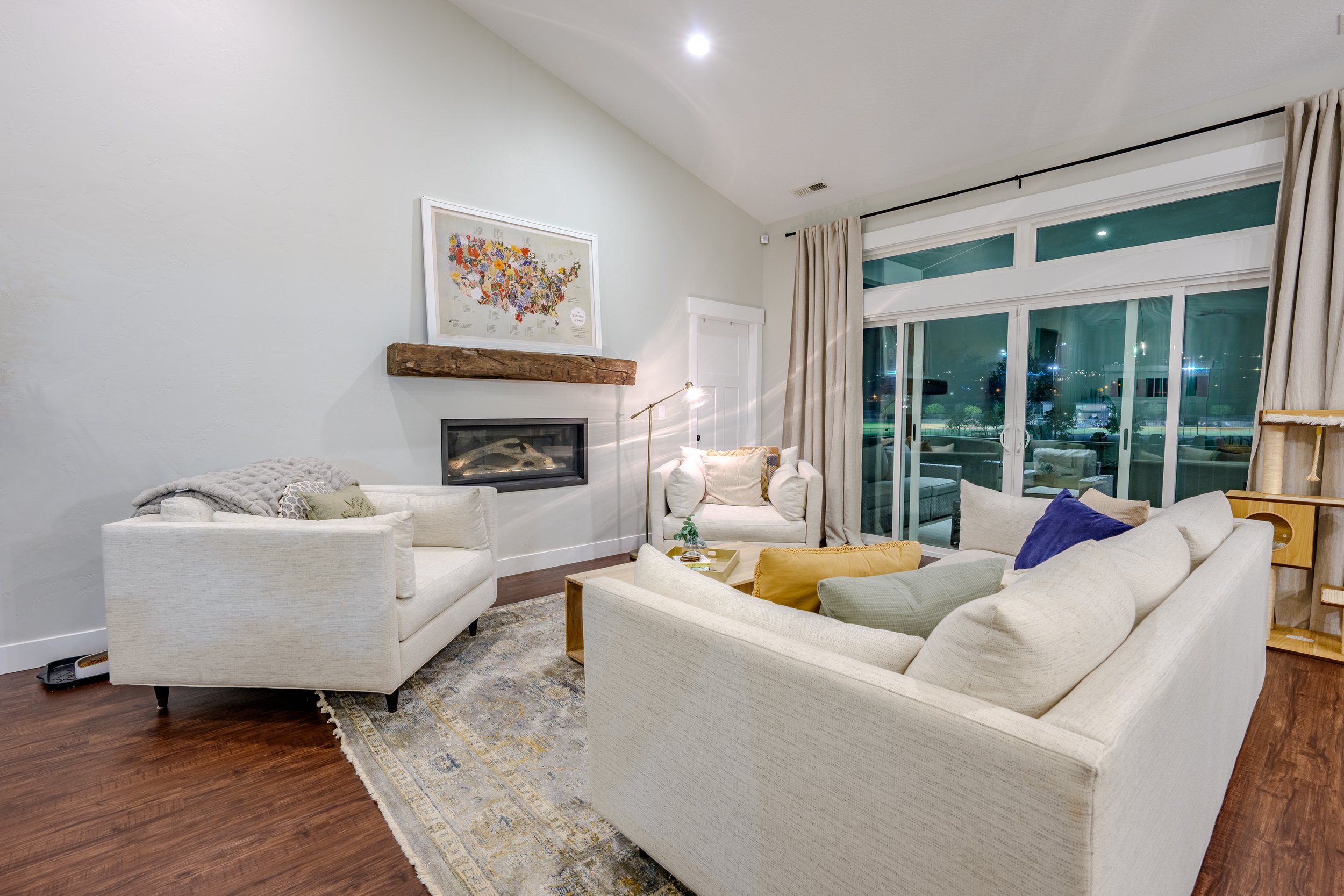 HDR Interior and Sony photos of Chen - Mitten-66.jpg